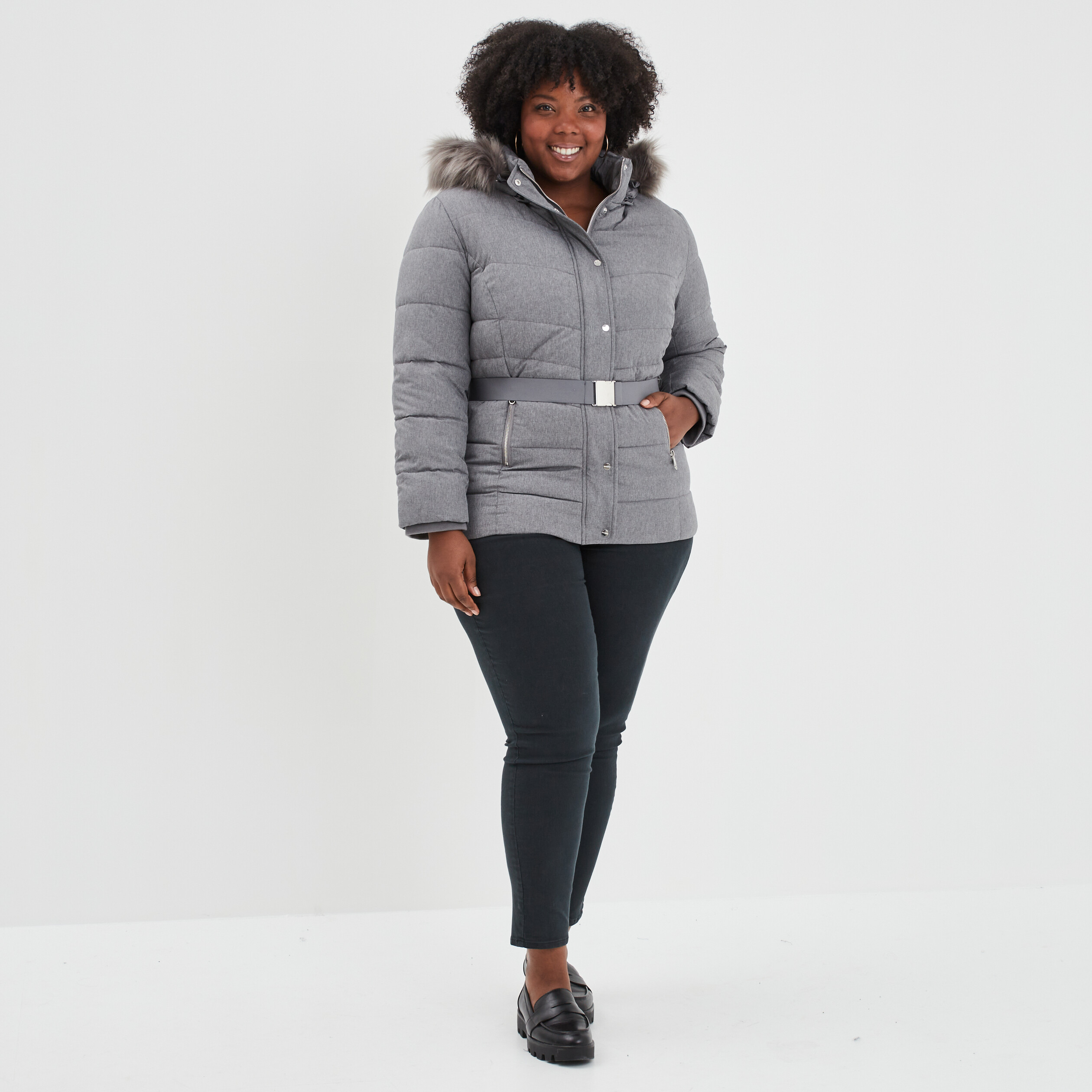 Doudoune ceinturée à capuche fourrure gris clair femme grande taille | La Halle