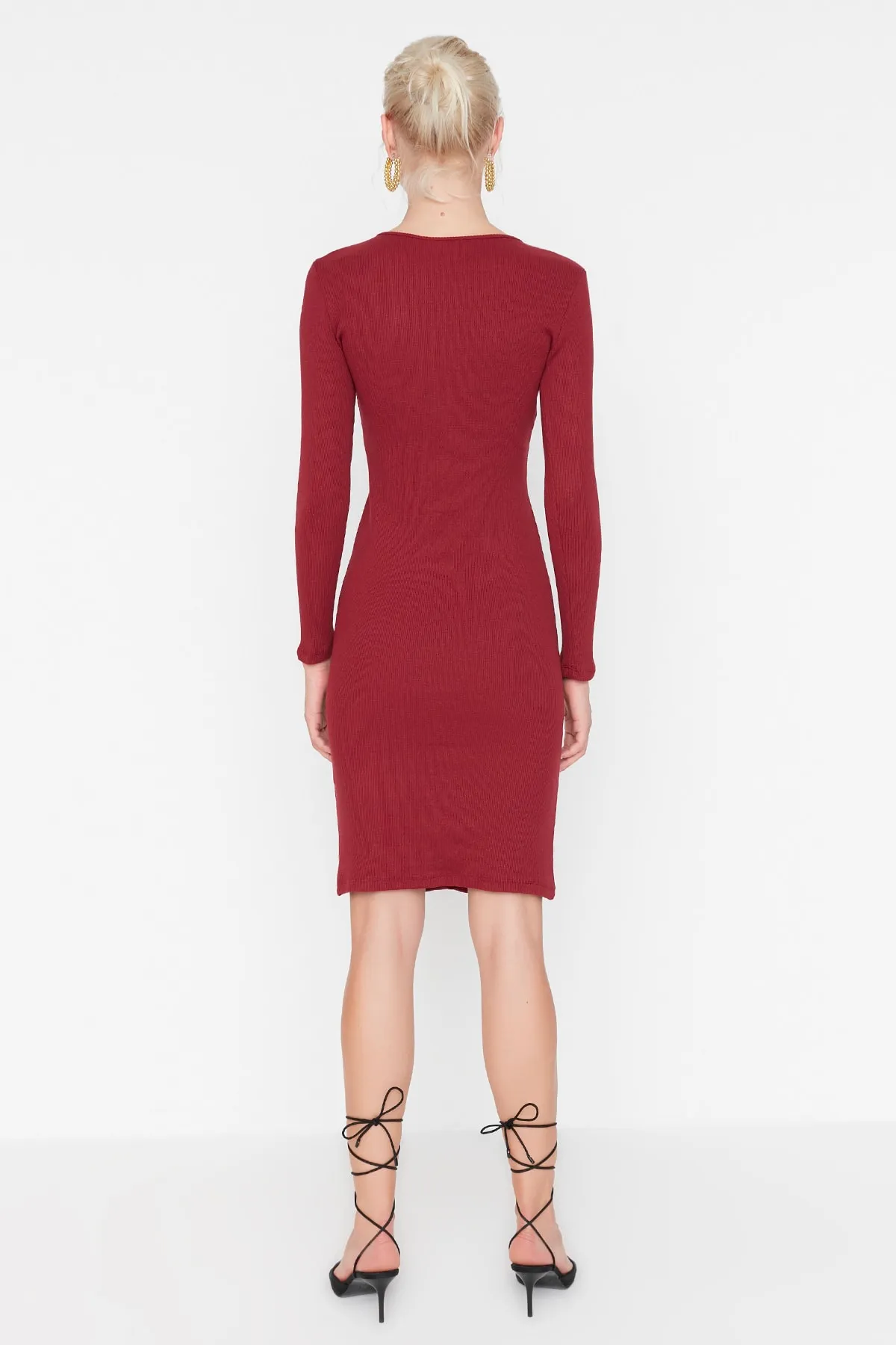 Trendyol Collection  Burgunderfarbenes, schnurgebundenes Mini-Strickkleid mit Knotendetail TWOAW23EL00092