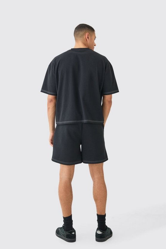 Kastiges Oversize T-Shirt mit Kontrast-Naht & Shorts
