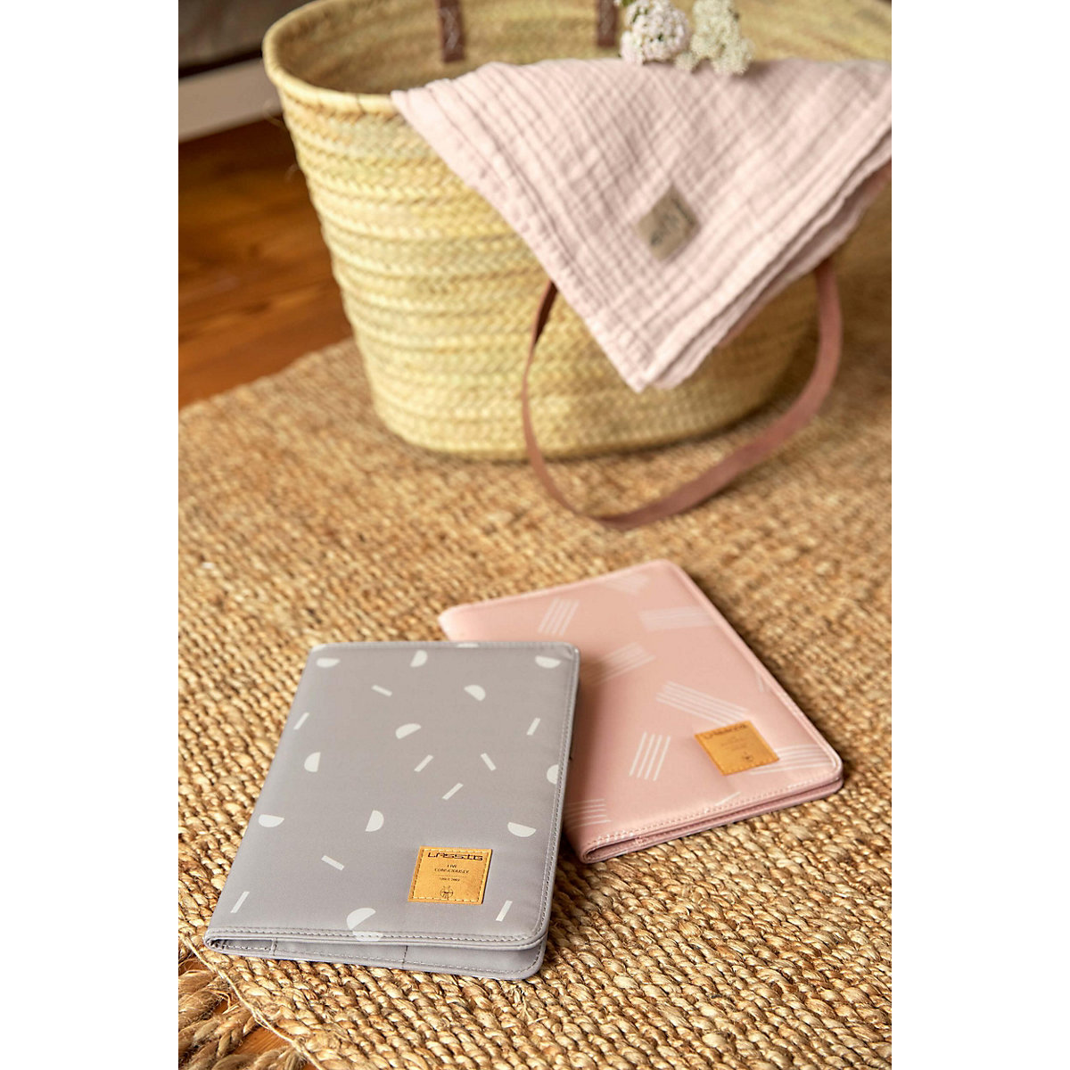 Mutterpasshülle Mum's Organizer Soft Stripes taupe