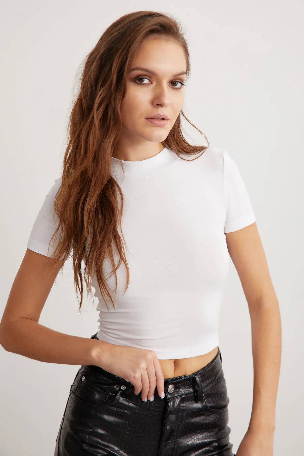 GRIMELANGE  Nıara Damen-Bustier aus Baumwolle und Elastan, Rundhalsausschnitt, schmale Passform, kurzes weißes Bustier