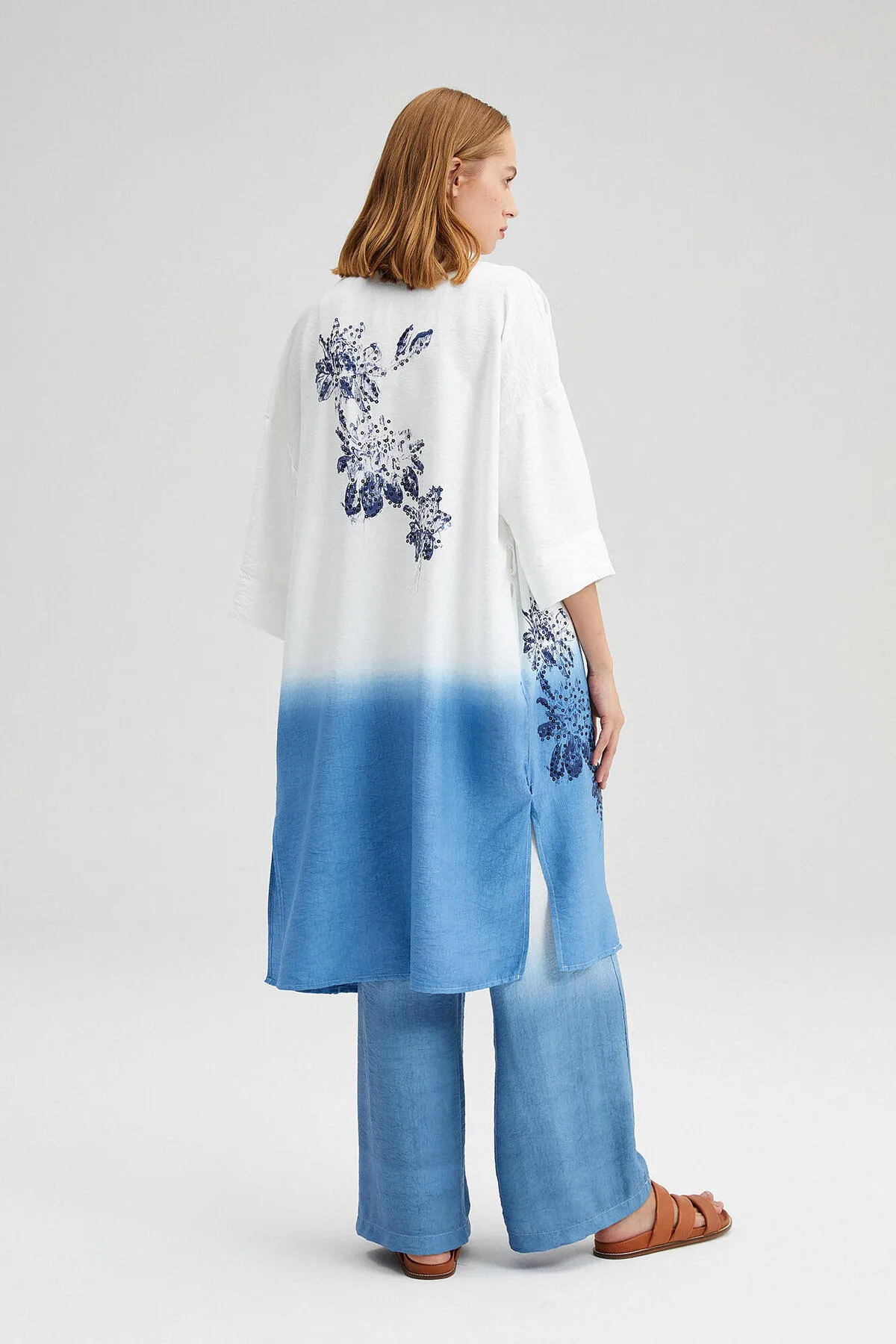 Touché Privé  BESTICKTES KIMONO-SET