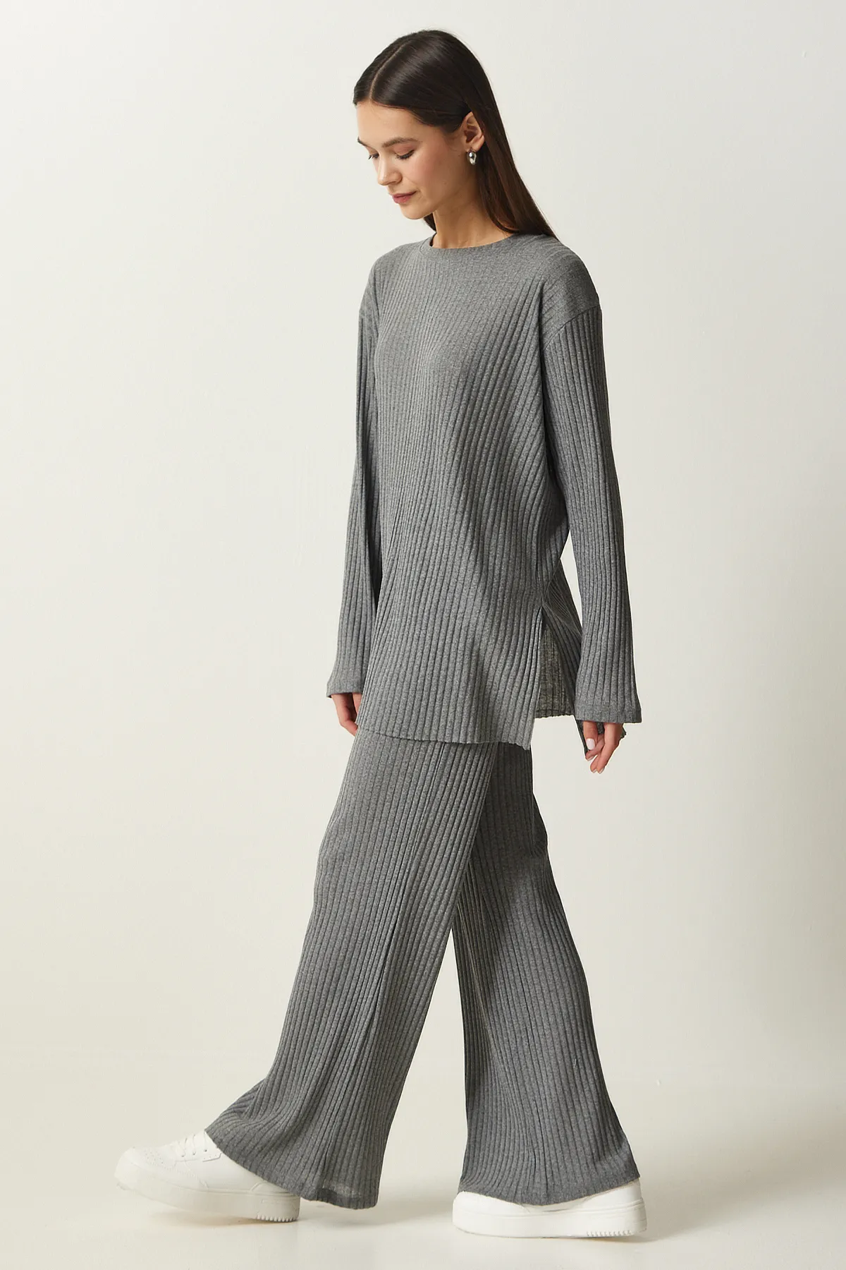 Happiness İstanbul  Set aus geräucherter Cord-Strickbluse und Hose für Damen OW00008