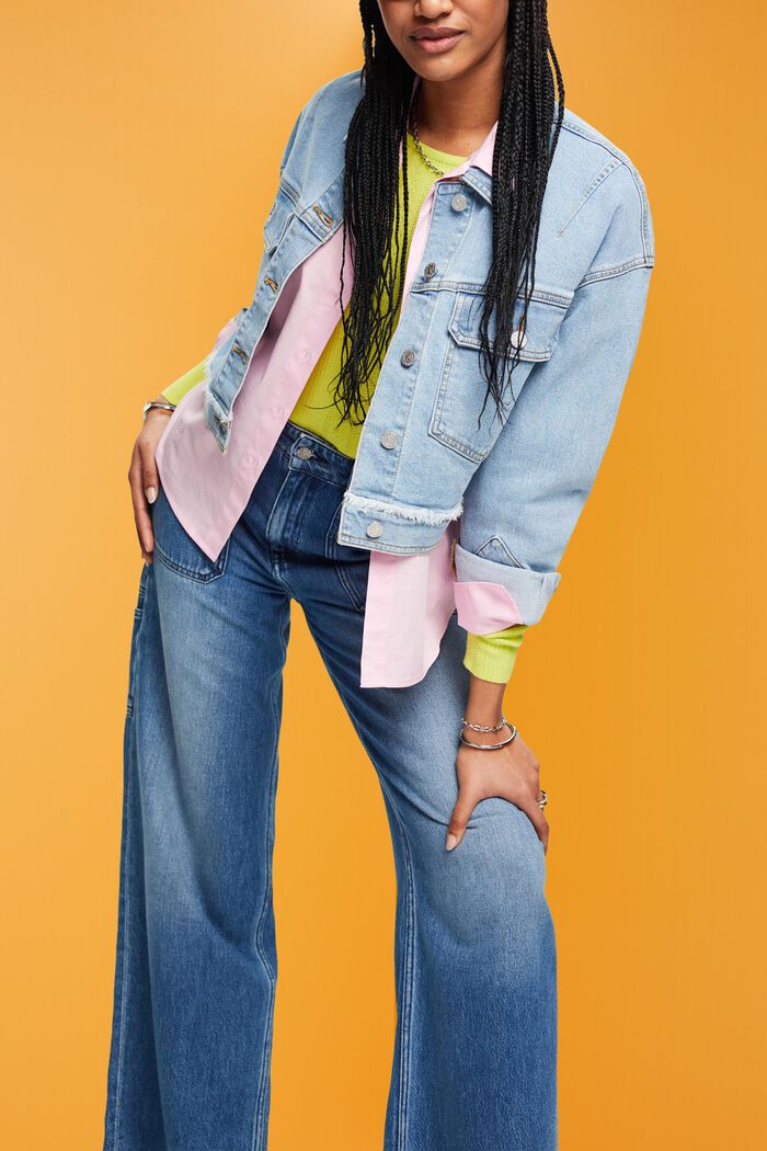 Verkürzte Jeansjacke mit fransigem Besatz