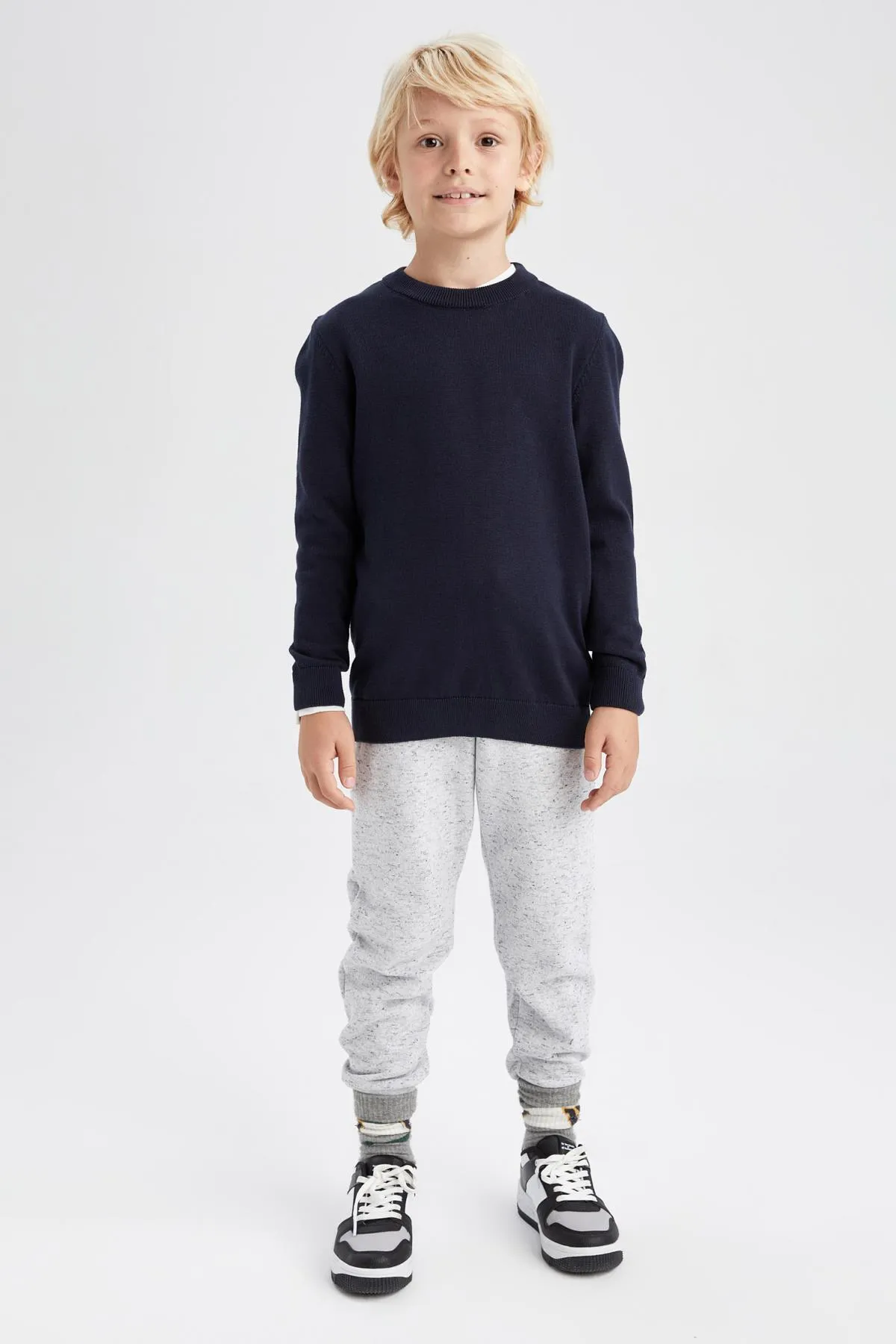 DeFacto  Slim Fit-Sweatshirt mit Rundhalsausschnitt für Jungen X6085a622au