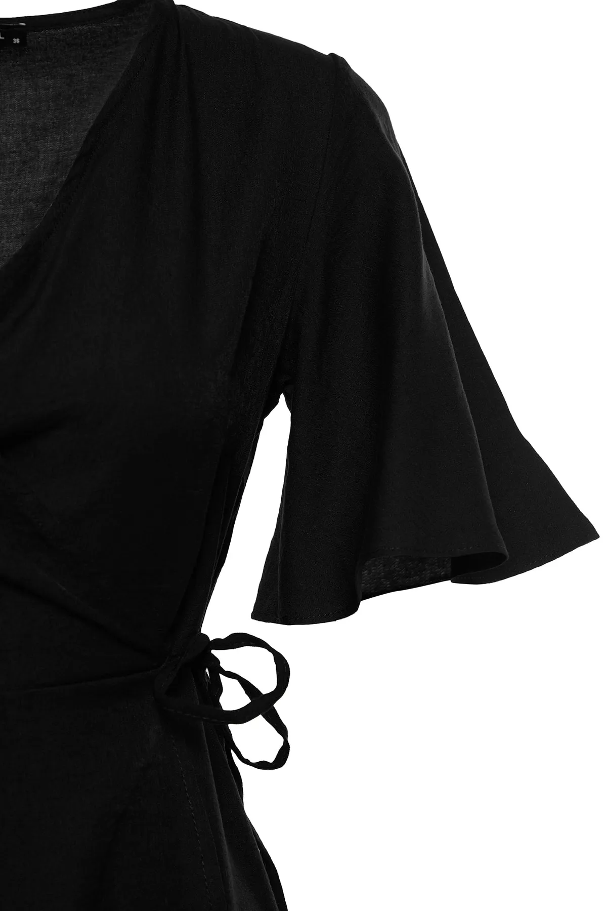 Trendyol Collection  Schwarzes zweireihiges asymmetrisches Midi-Webkleid TWOSS21EL2071