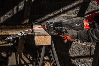 Accesorios Milwaukee 48475227 Sawzall The AX Hoja de sierra recíproca de carburo para madera 300 mm 5 Tpi