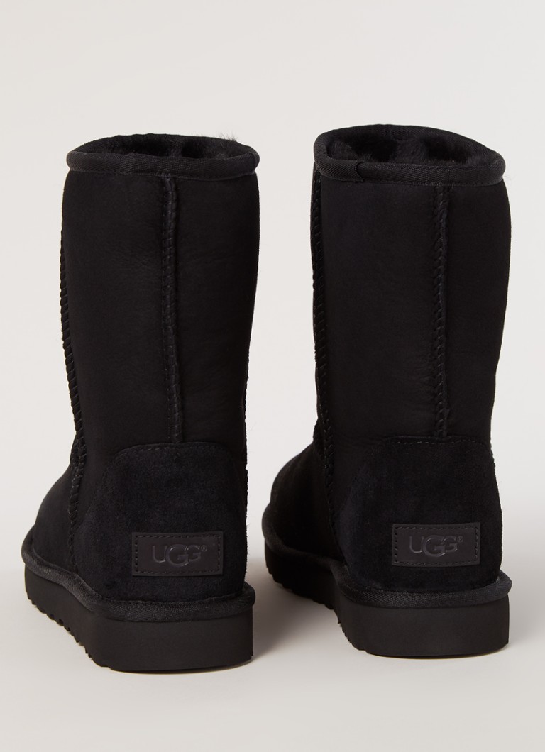 UGG Classic II κοντές σουέτ μπότες