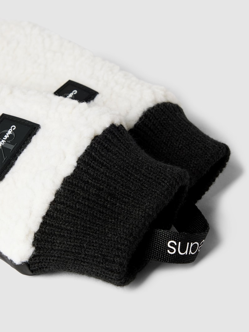 Handschuhe mit Label-Detail in offwhite