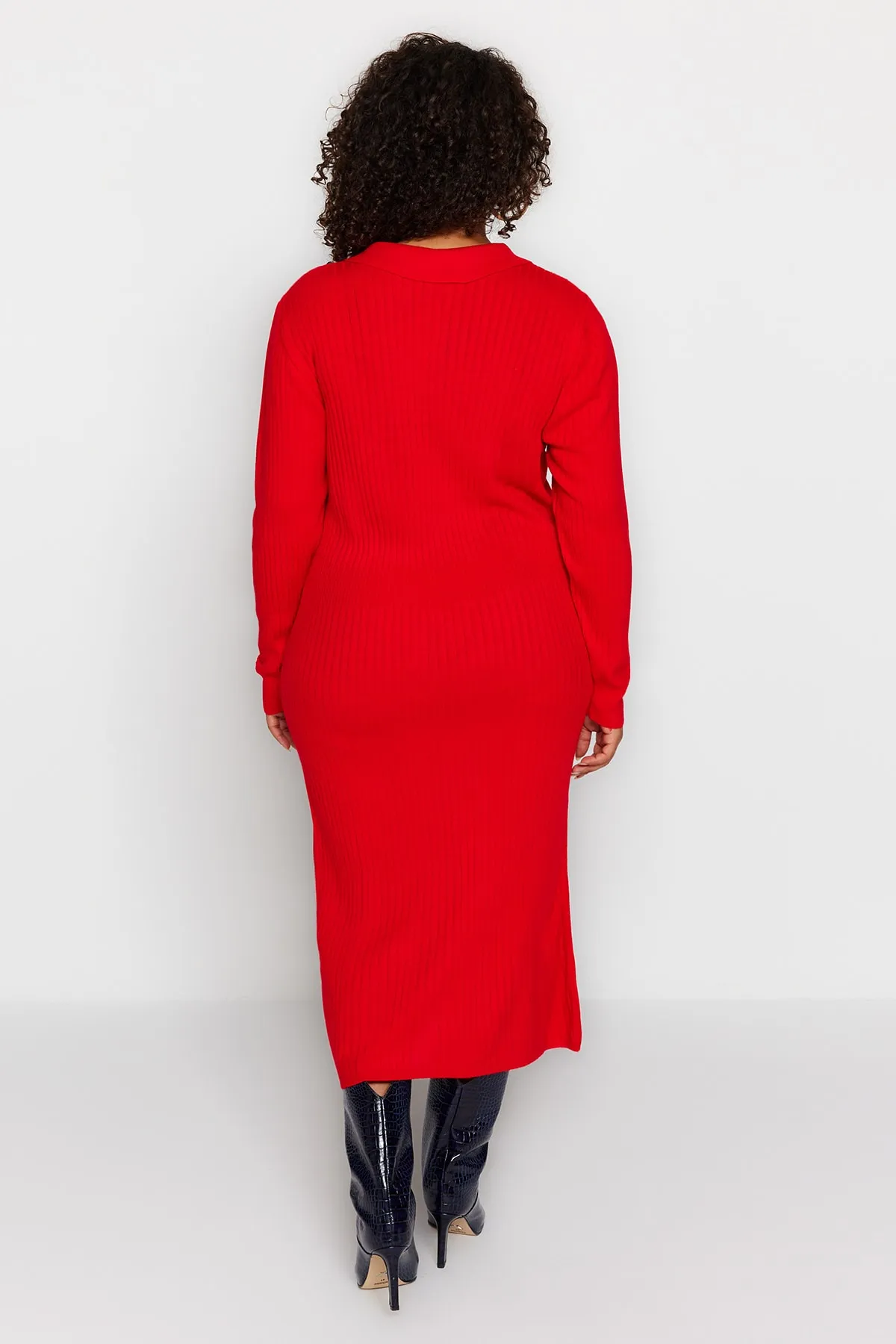 Trendyol Curve  Rotes Strickkleid mit Rollkragen
