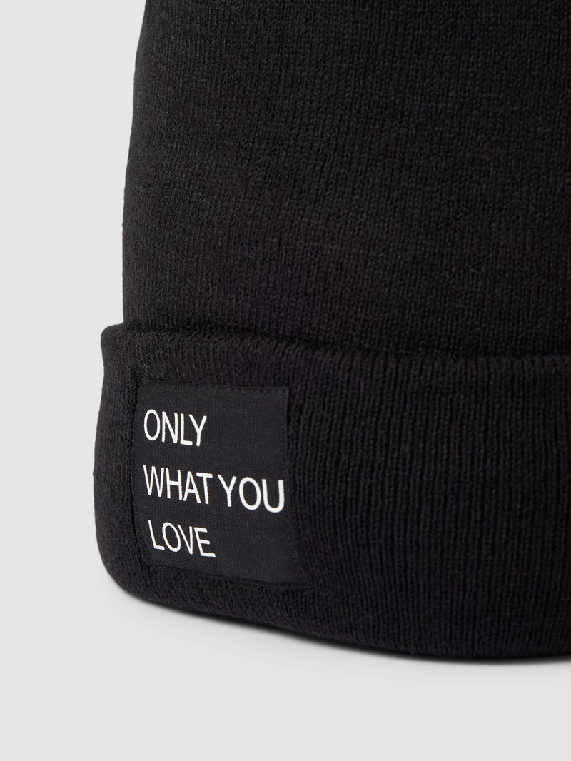 Beanie mit Statement-Patch Modell 'MADISON' in schwarz