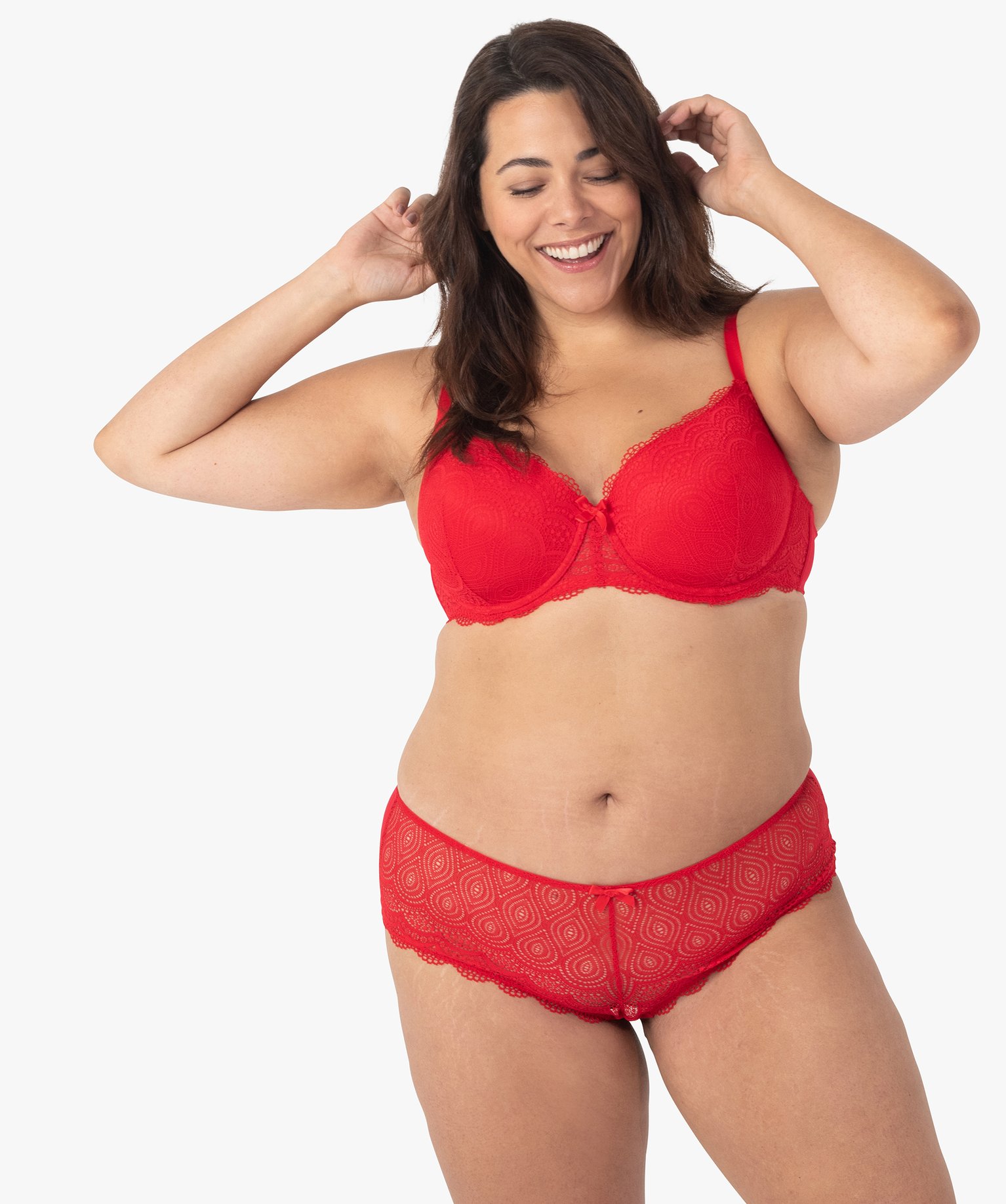 Soutien-gorge grande taille à armatures et coques fines rouge | GEMO