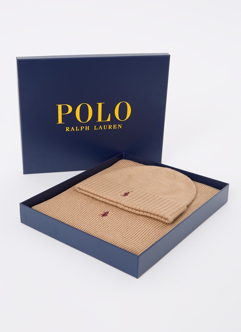 Bonnet et écharpe en laine fine Ralph Lauren, présentés dans un coffret cadeau.