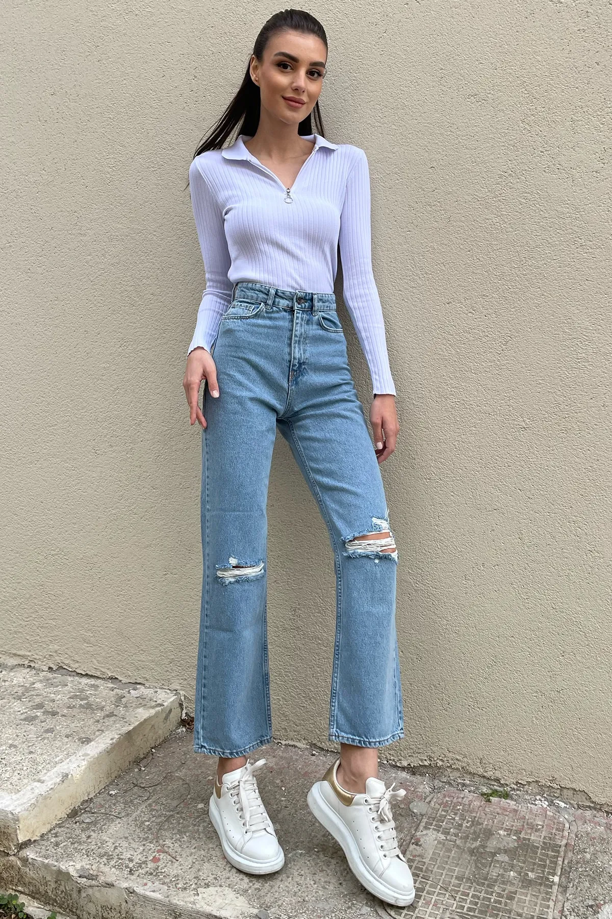 Trend Alaçatı Stili  Blaue Jeanshose für Damen mit hoher Taille, fünf Taschen, zerrissenen Knien, weitem Bein, ALC-X9982