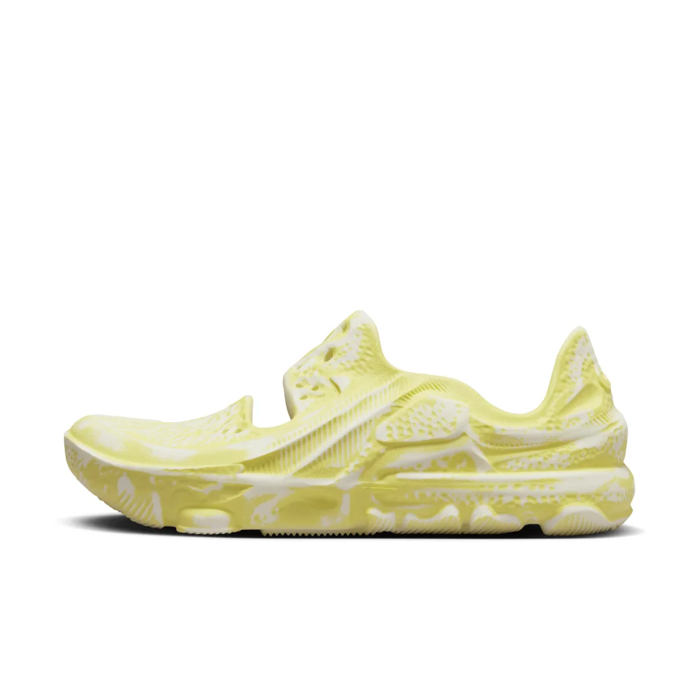 Nike ISPA Universal DM0886-102 / weiss