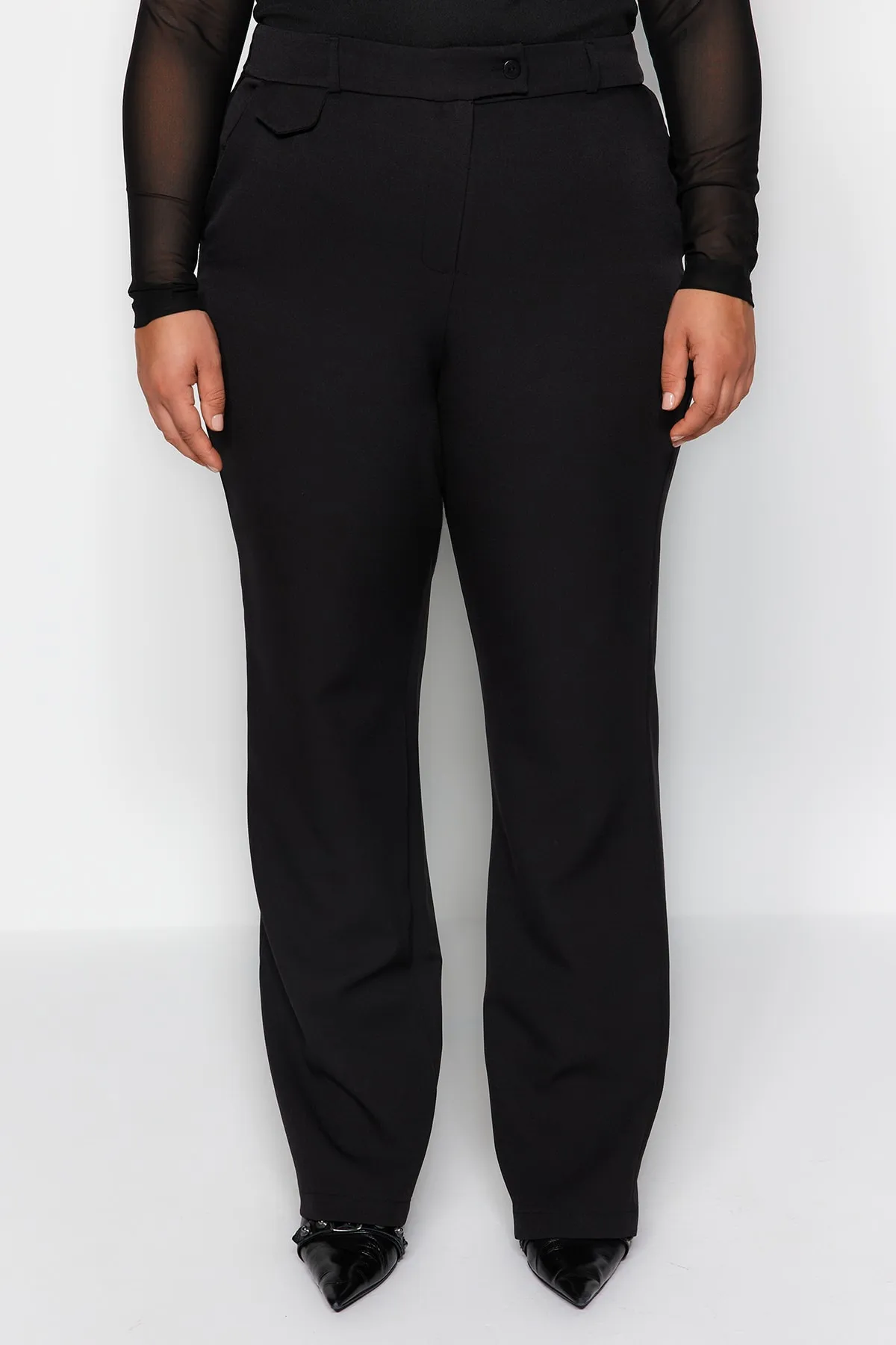 Trendyol Curve  Schwarze, gerade geschnittene Webhose mit hoher Taille TBBAW24AR00000