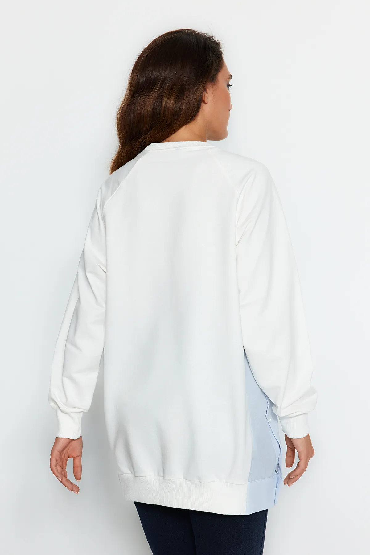 Trendyol Modest  Ecrufarbene, gewebte, gestrickte Tunika TCTSS23UK00092