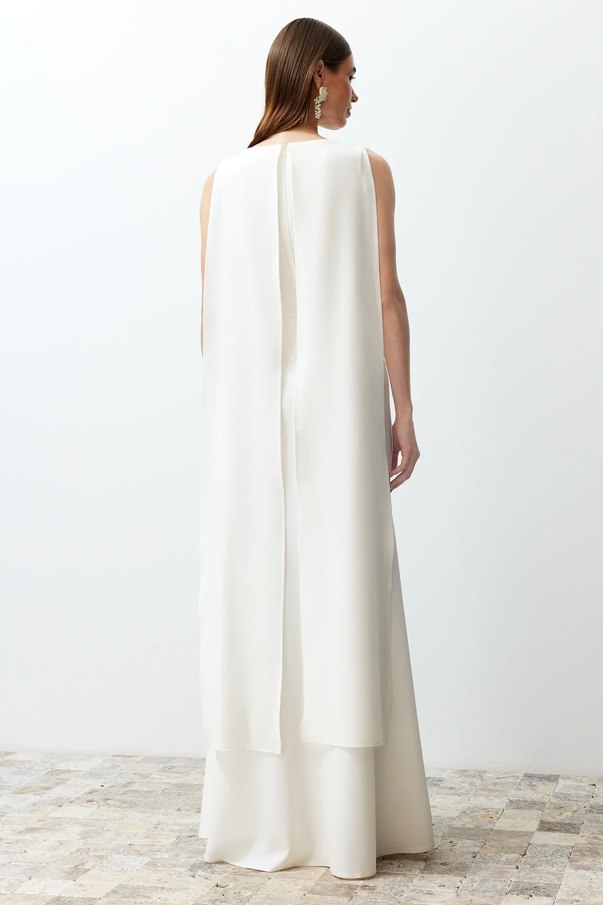 Trendyol Collection  Weißes Braut-Hochzeits-/Nikah-langes Abendkleid mit Perlendetails TPRSS24AE00043