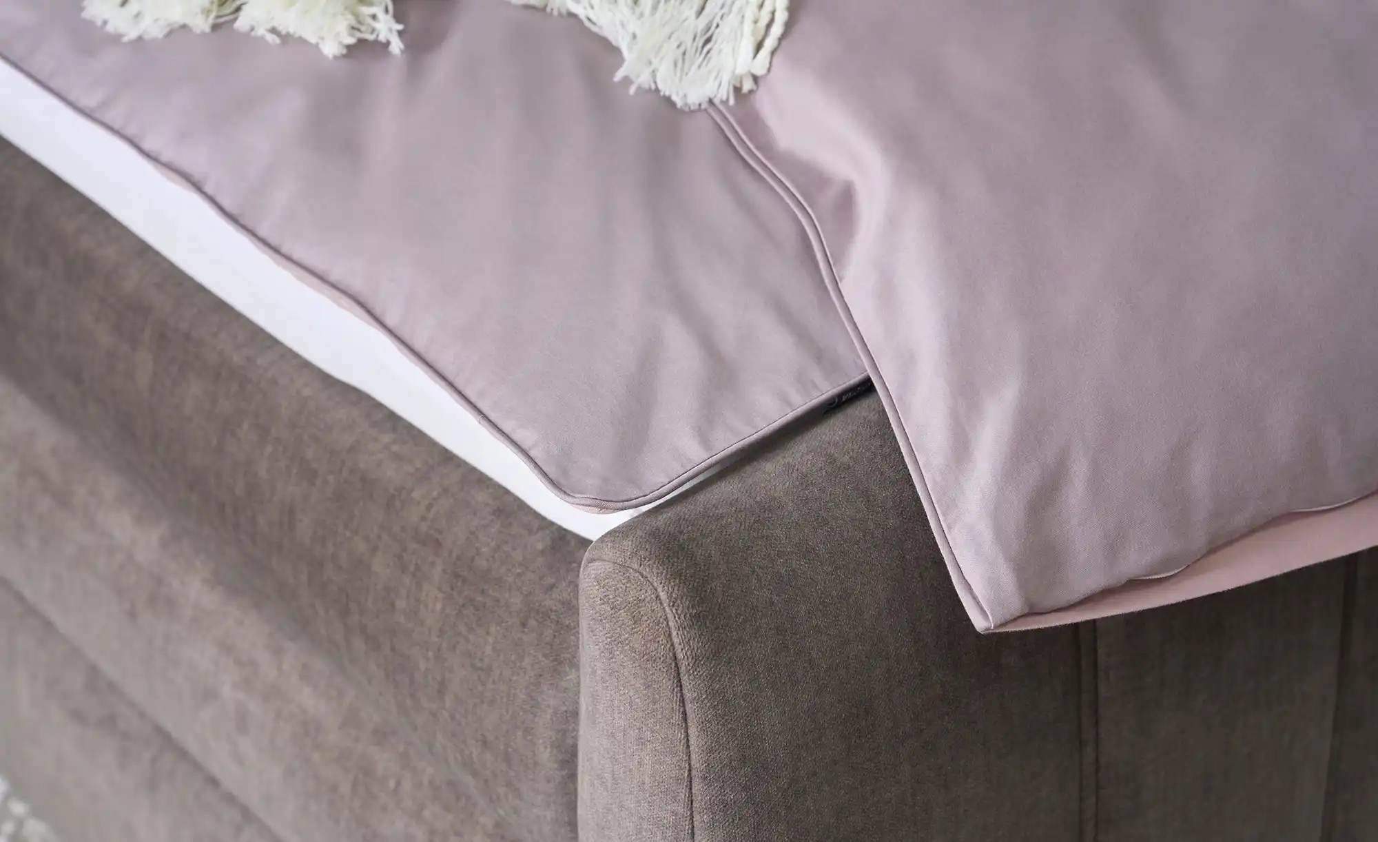 Twist Boxspringbett mit Bettkasten Carina