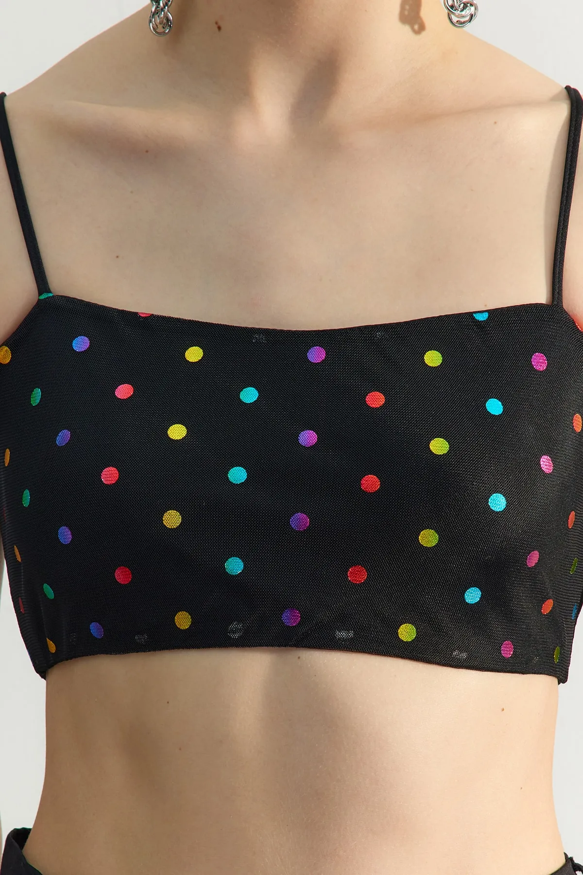 Trendyol Collection  Schwarz-mehrfarbiges, bauchfreies, gefüttertes Bustier aus Tüll mit Punkten TPRSS23BS00112