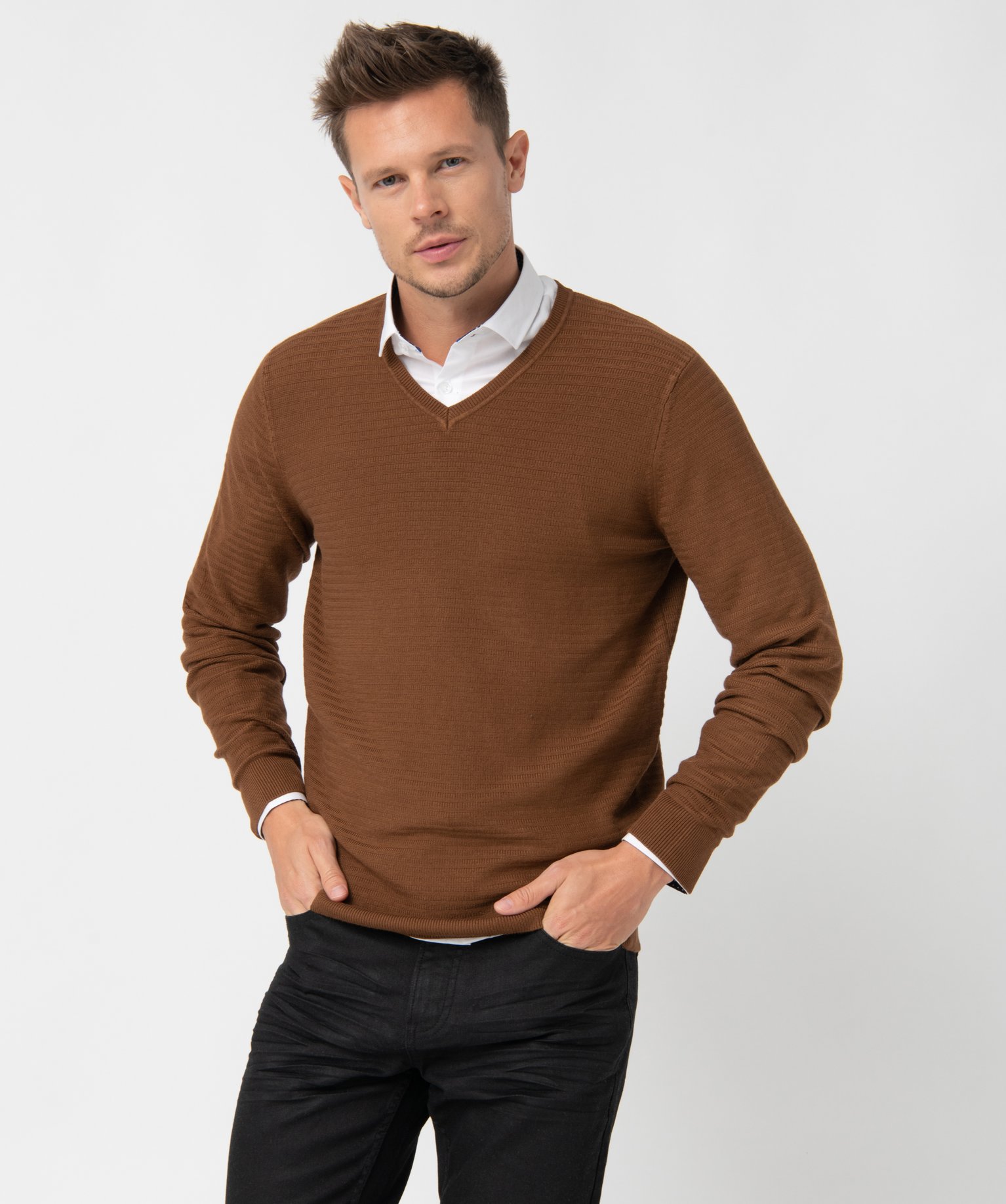 Pull homme à col V en maille fantaisie marron | GEMO