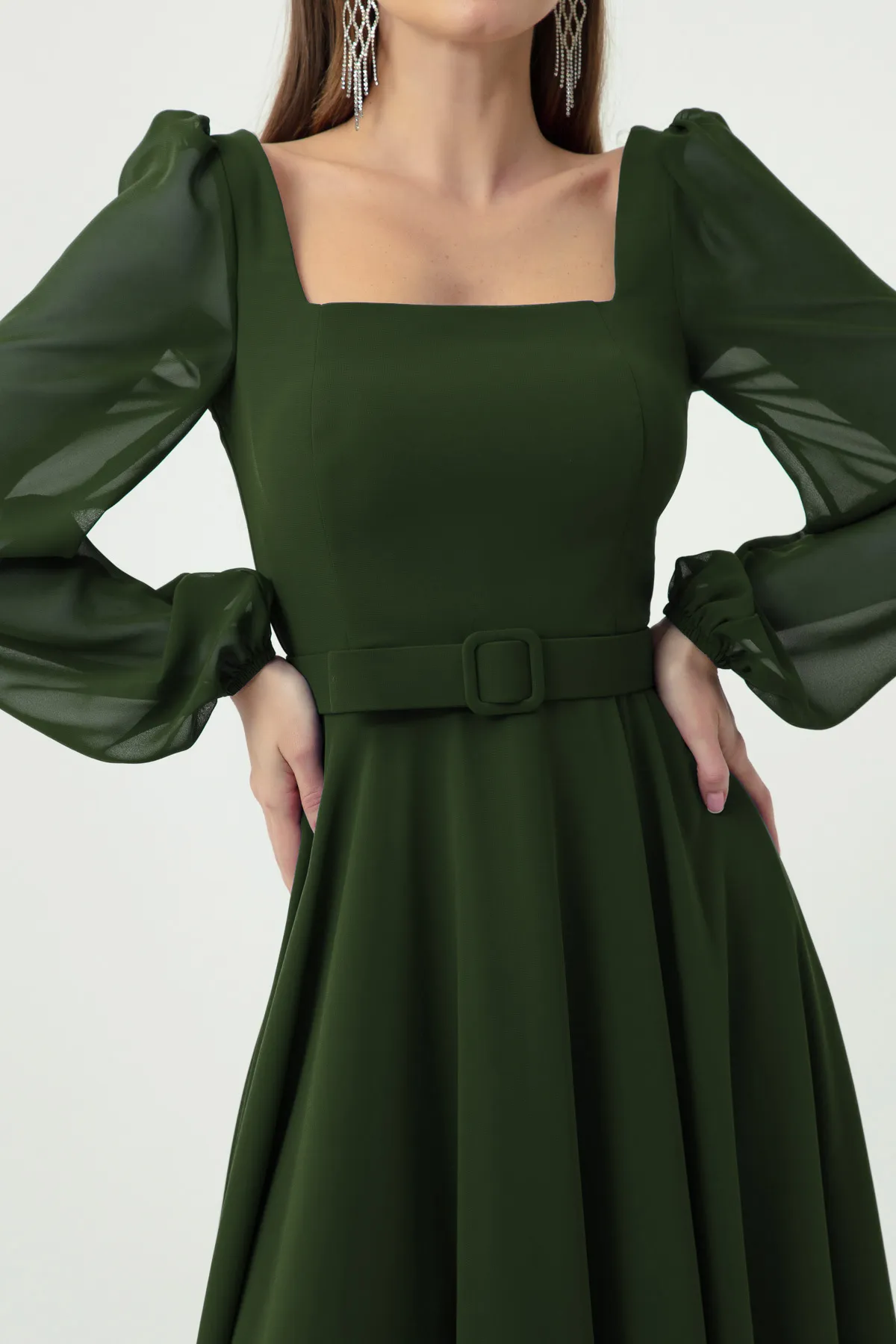 Lafaba  Khakifarbenes Abendkleid aus Midi-Chiffon mit quadratischem Kragen und Gürtel für Damen