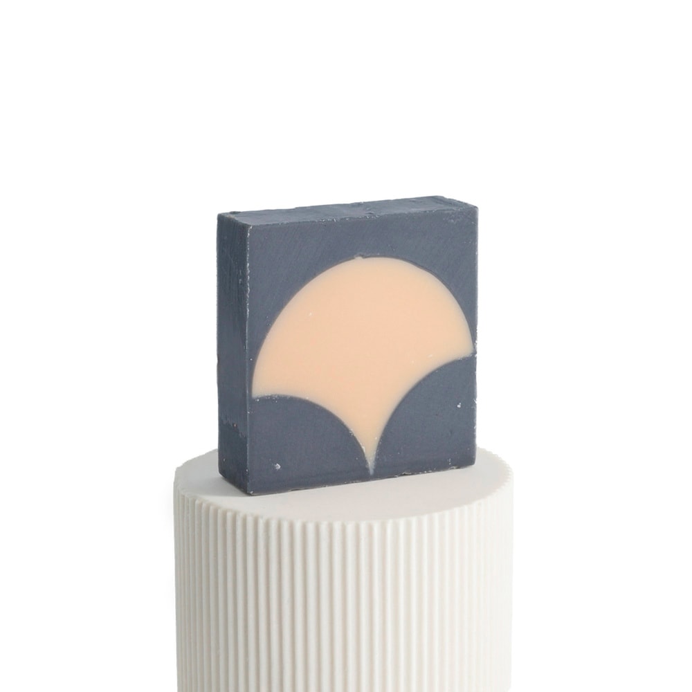 ciment ÉCAILLE Savon surgras corps motif Ecaille - Fragrance Magnolia Savon solide 100g