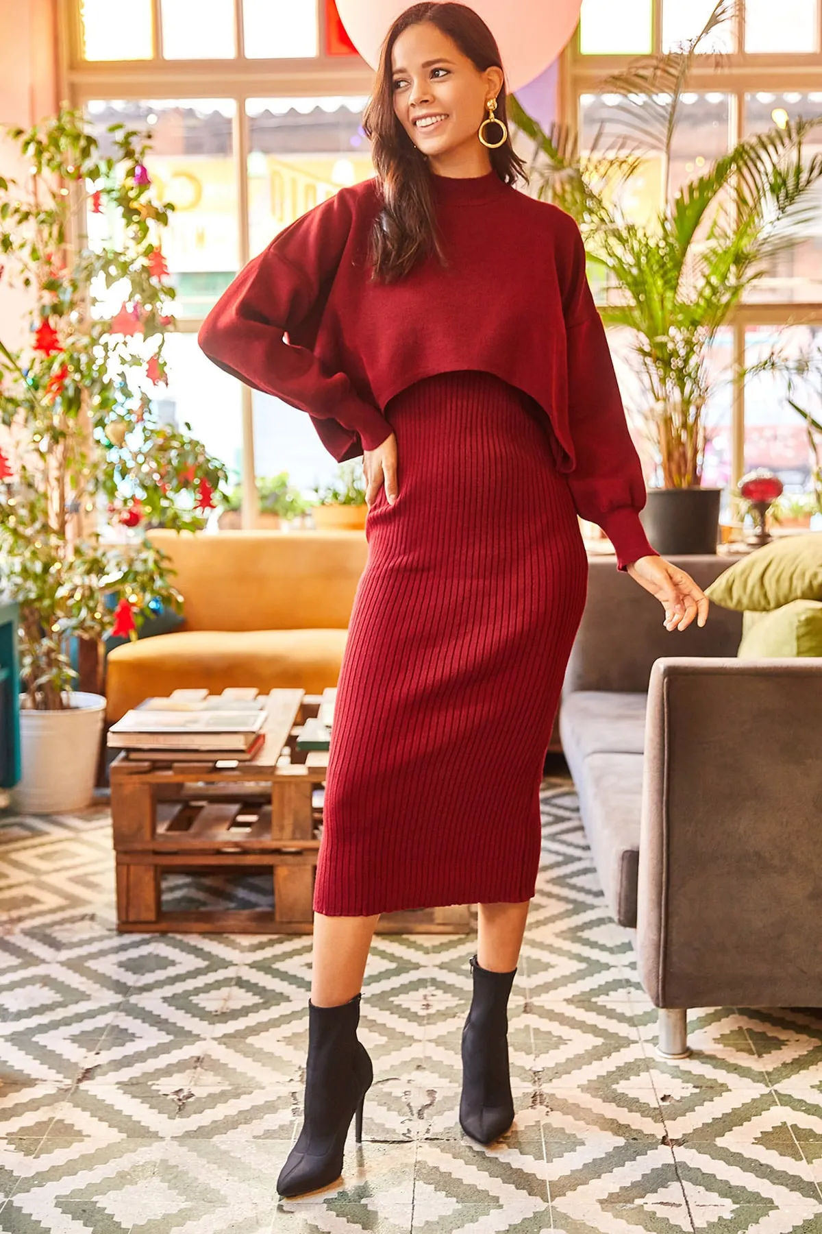 Olalook  Burgunderrotes Oberteil für Damen, kurzes Sweatshirt, Trägerkleid, Strickanzug TKM-19000176