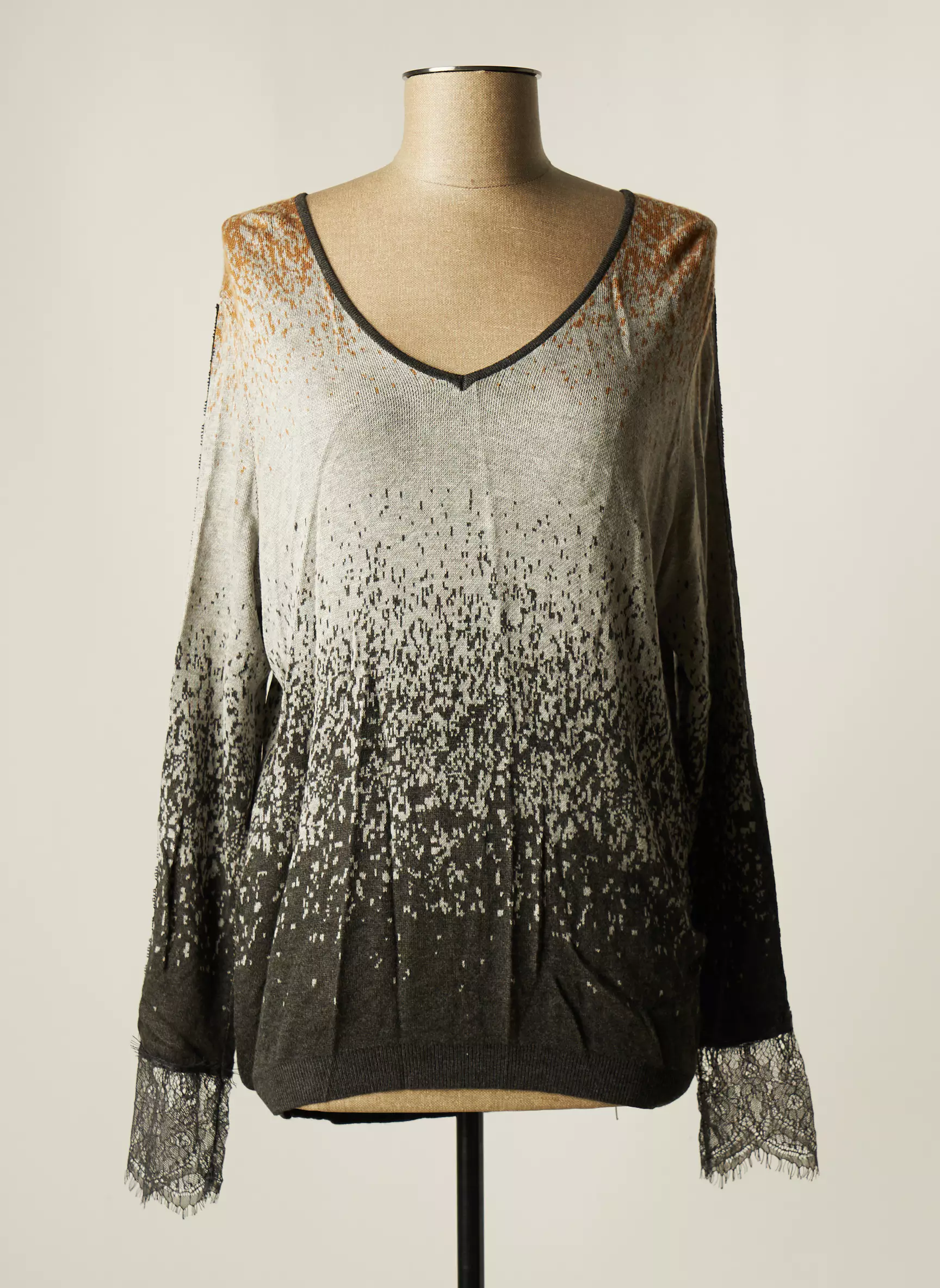 Huit Six Sept Pulls Femme couleur gris