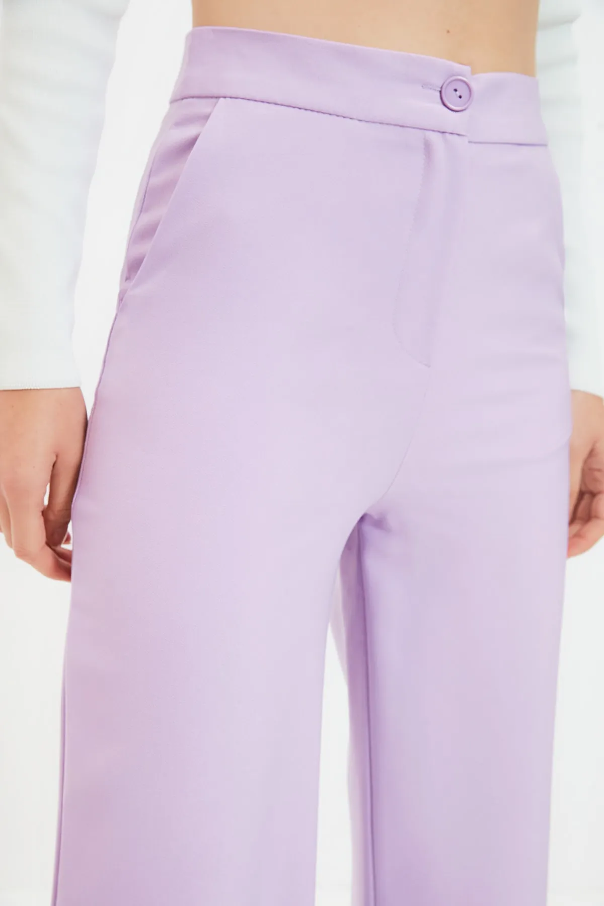 Trendyol Collection  Fliederfarbene Hose mit weitem Bein/Webhose mit weitem Bein TWOSS19ST0179