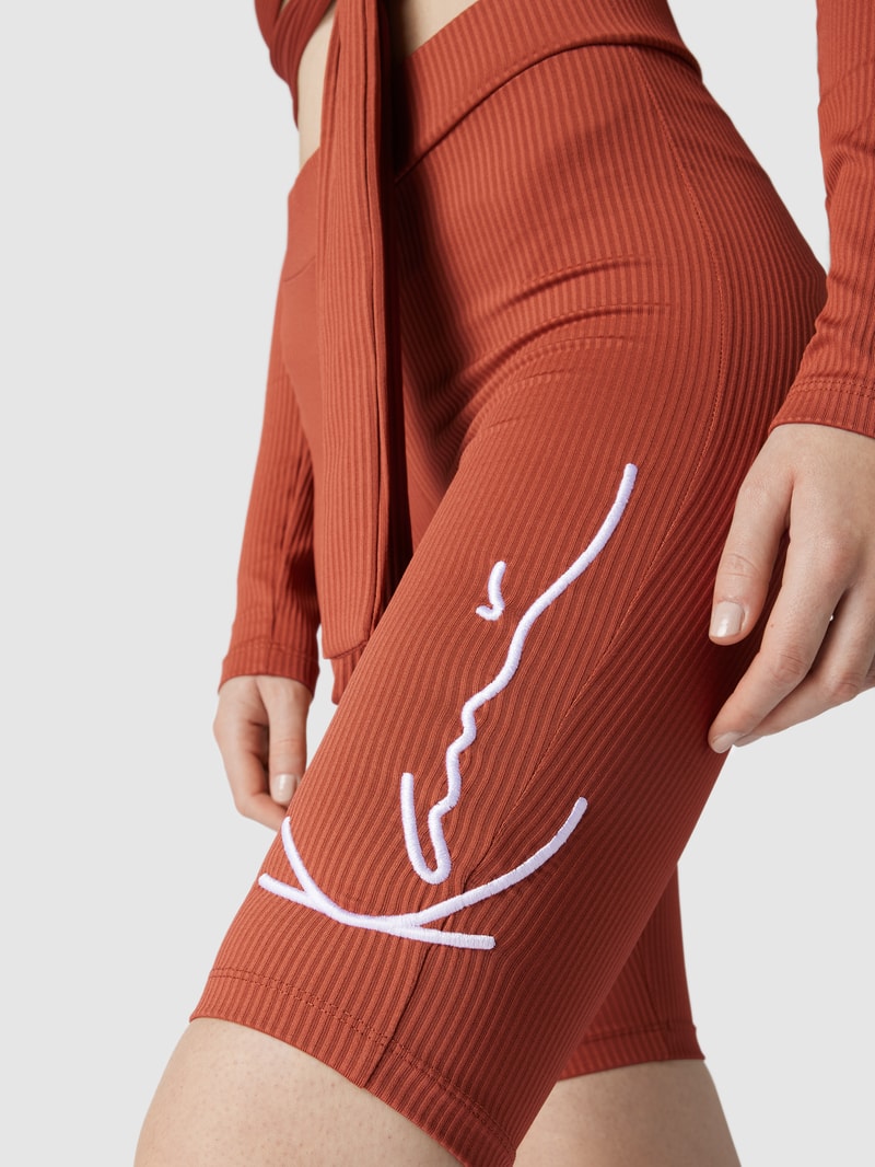 Sweatshorts mit elastischem Bund in rostrot