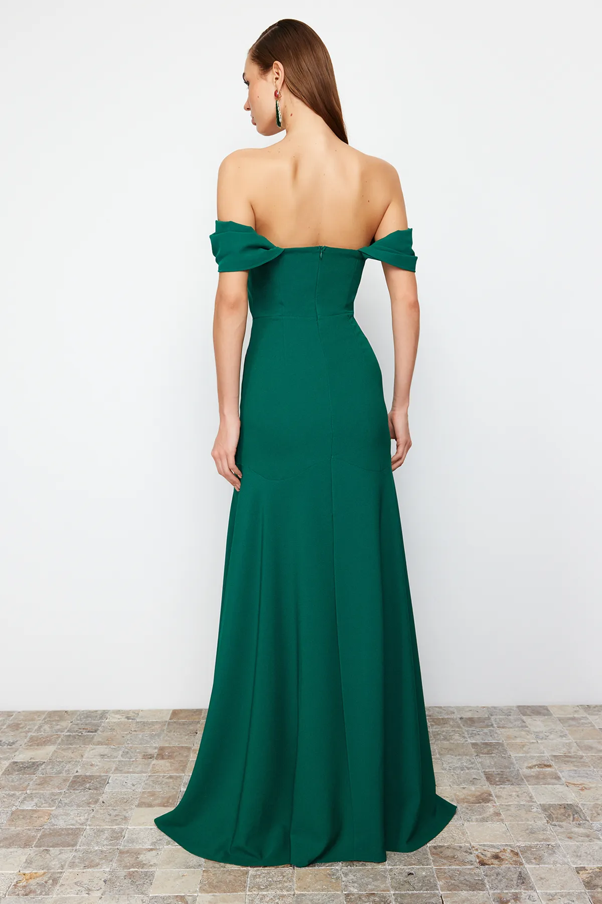 Trendyol Collection  Smaragdgrünes, gerade geschnittenes, gewebtes Abend- und Abschlusskleid TPRSS24AE00060
