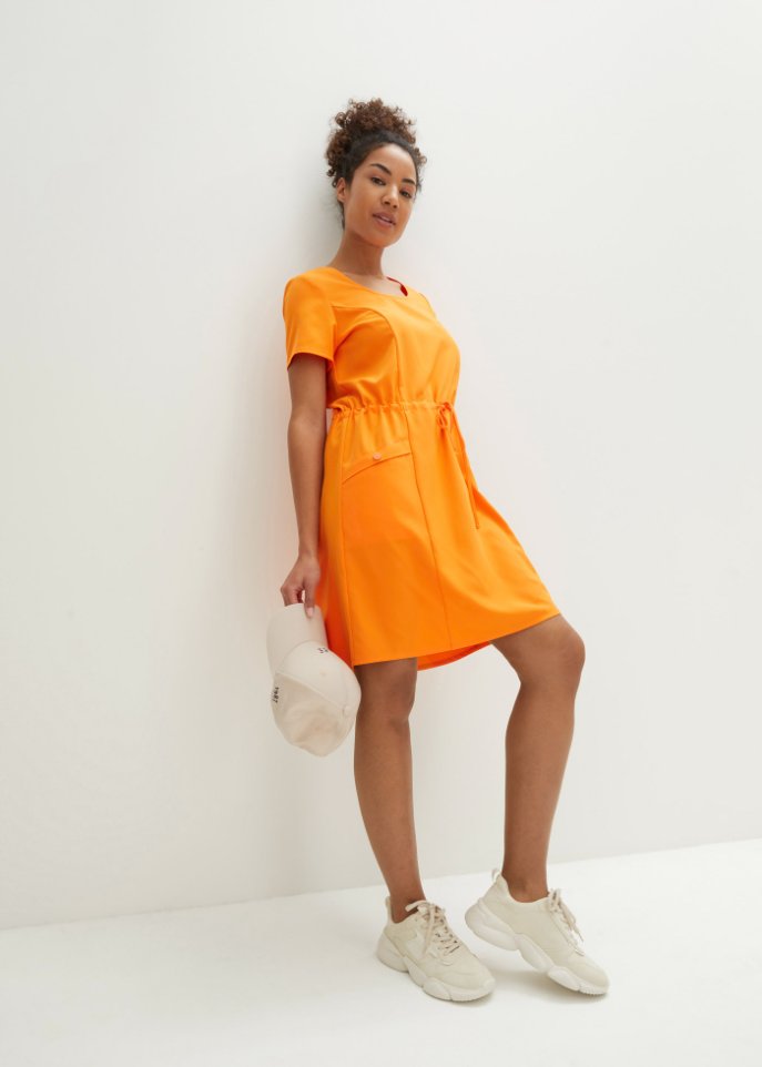 Schnelltrocknendes Kleid aus Funktionsmaterial