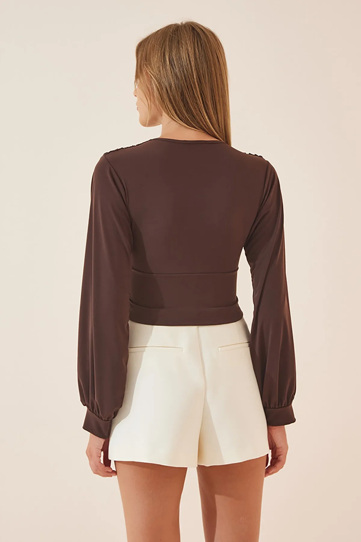 Happiness İstanbul  Damen-Crop-Sandy-Strickjacke mit tiefem V-Ausschnitt in Braun BF00050