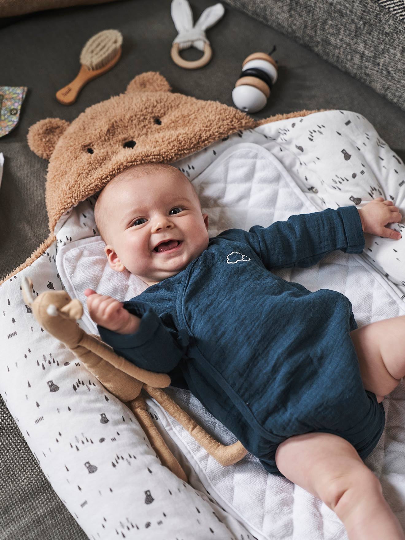 Nid d'ange transformable en peluche Ourson gris souris