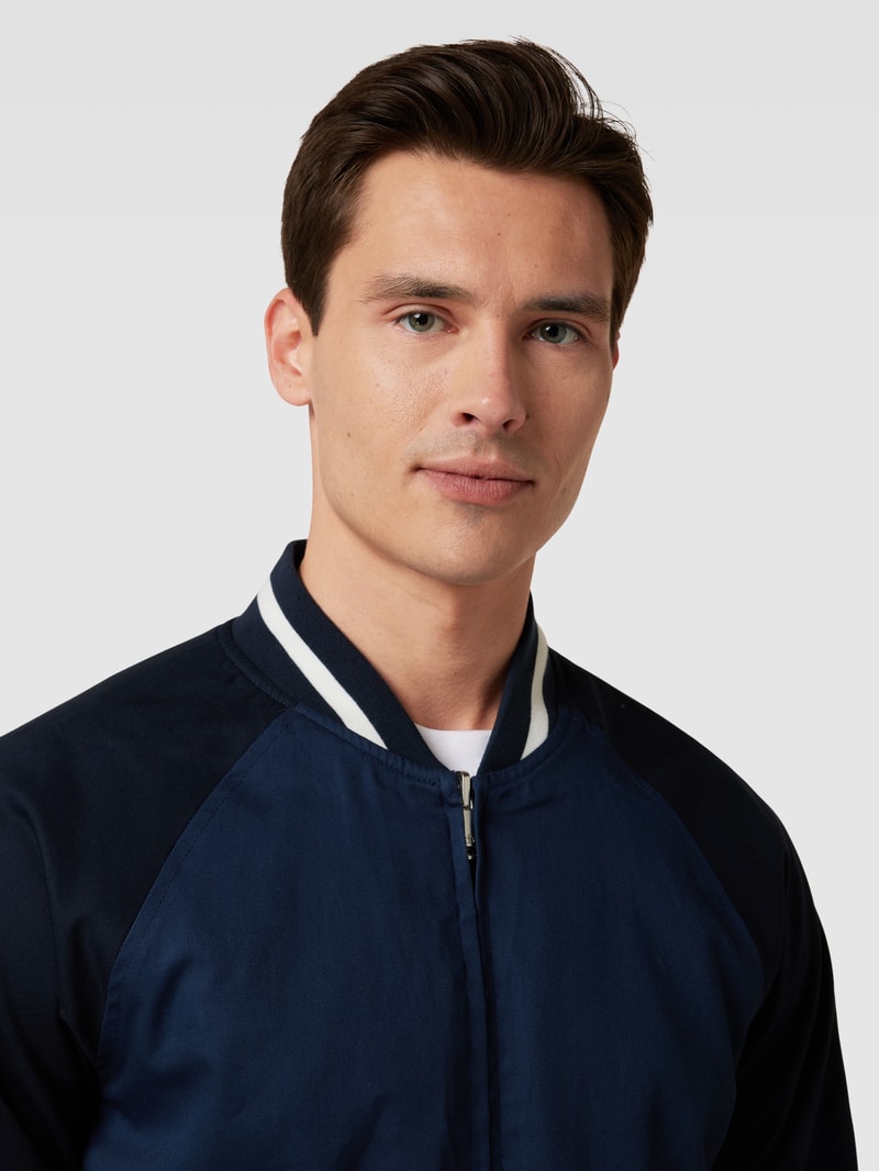 Bomberjacke mit Allover-Muster in violett