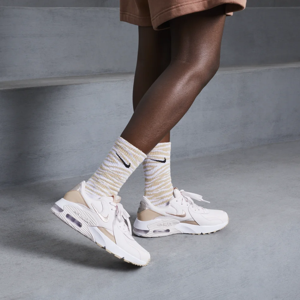Nike Air Max Excee DX0113-600 / pink