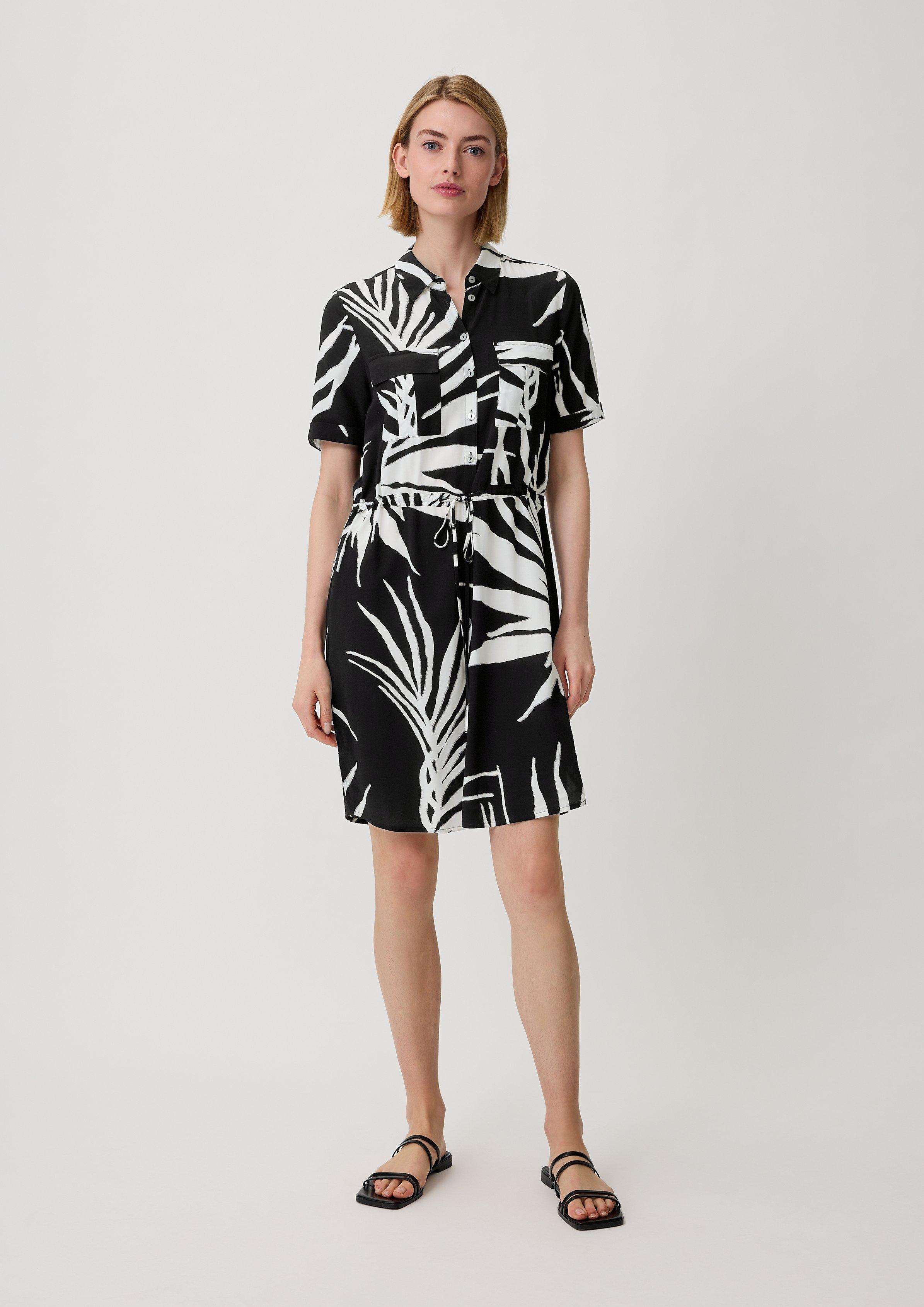 Viskosekleid mit Crêpestruktur - schwarz