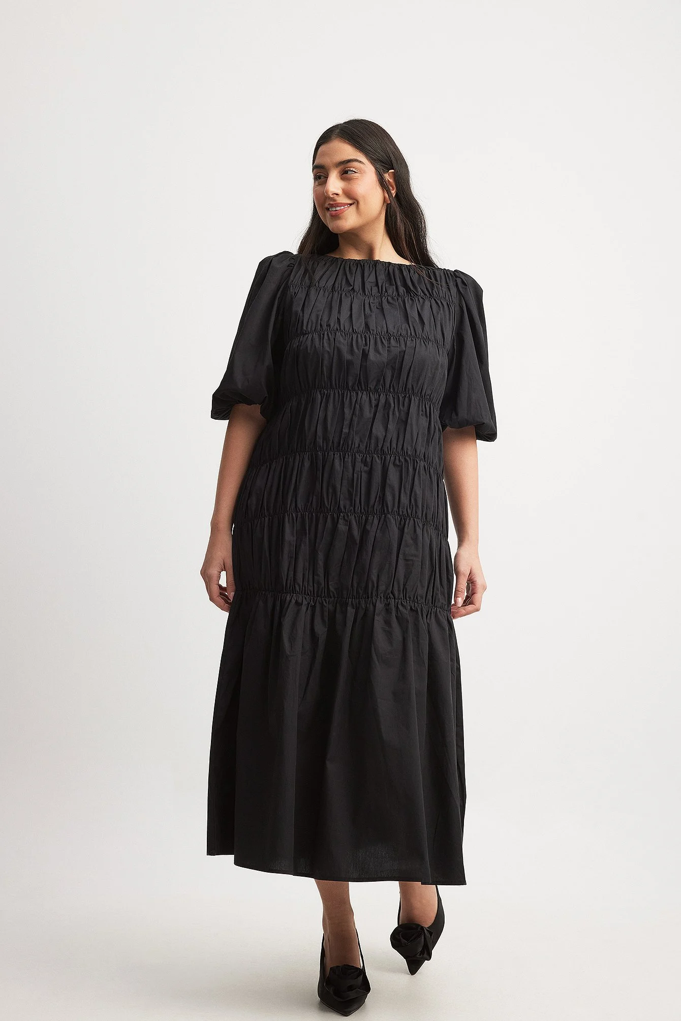 Maxikleid aus Baumwolle mit Puffärmeln und gesmoktem Detail