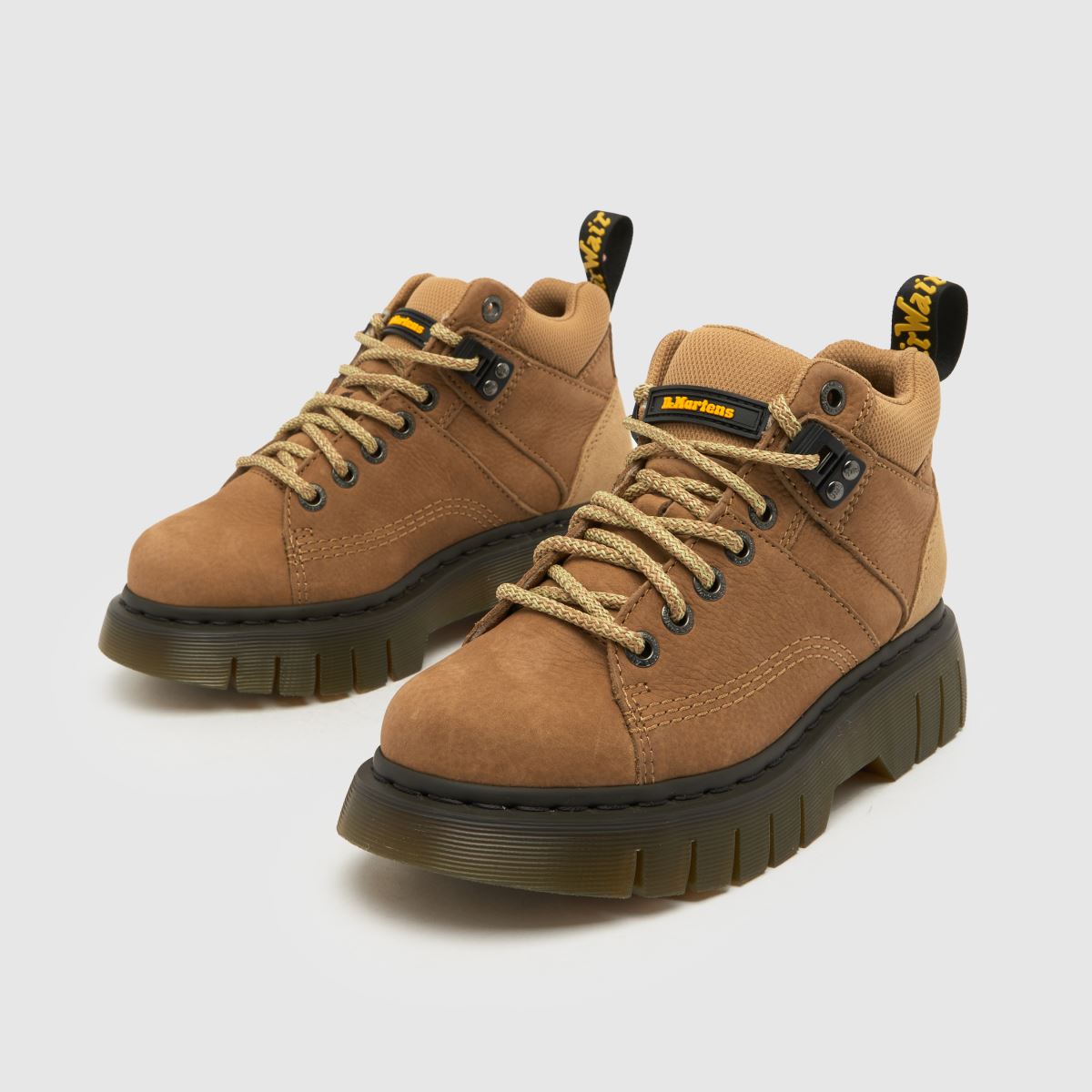 Dr. Martens Woodard túrabakancs bézs színben