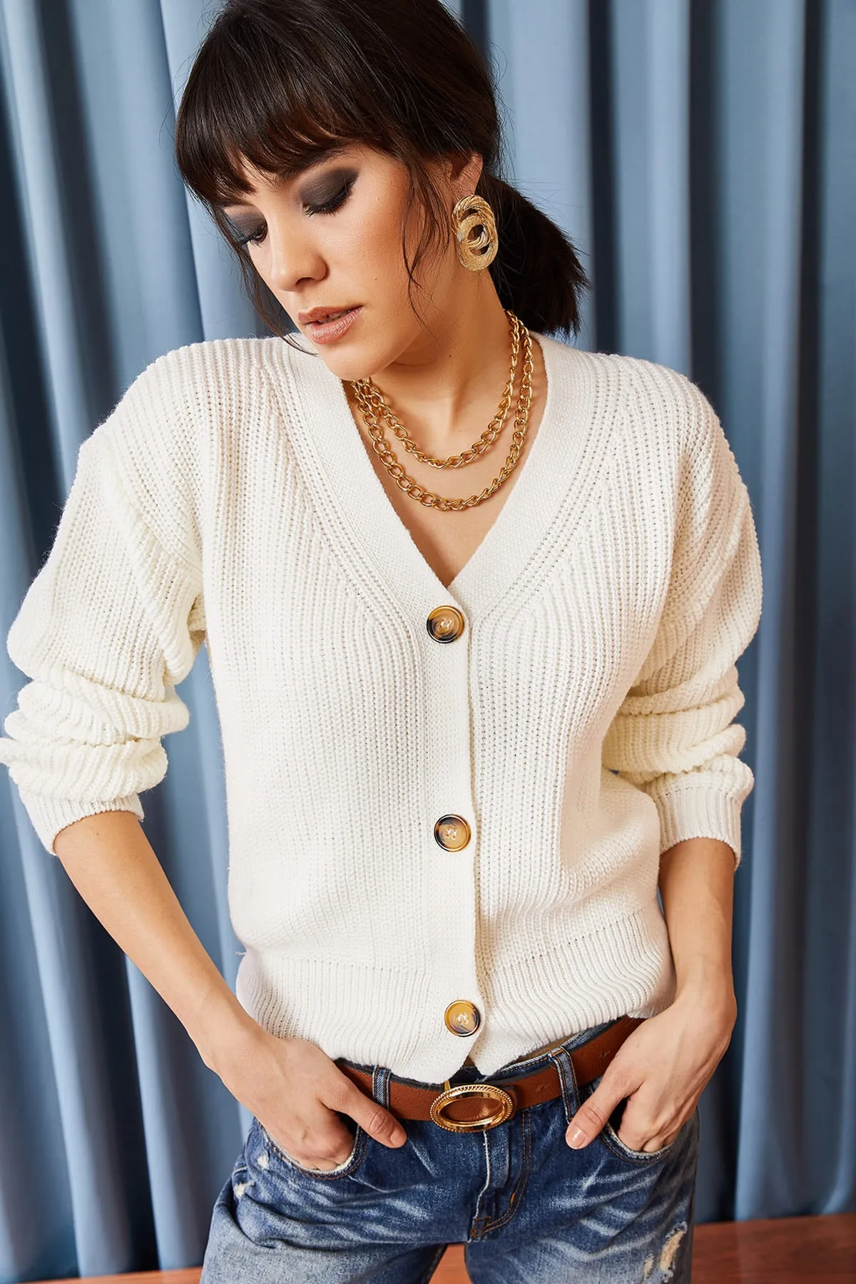 Olalook  Ecrufarbene Strickjacke mit Knöpfen für Damen HRK-19000046