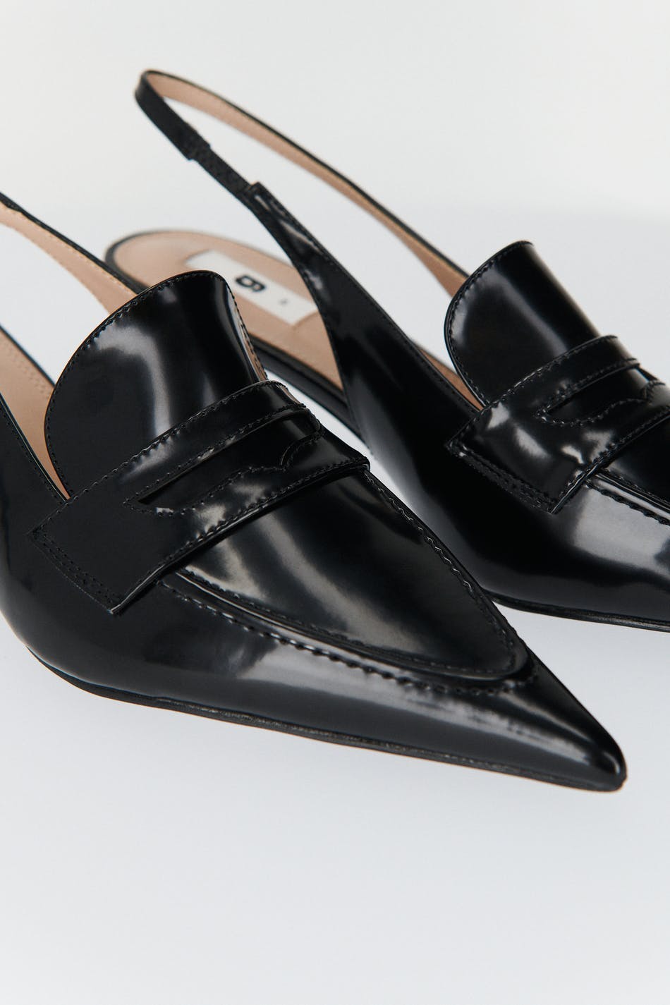 Pointy slingback heel sandals