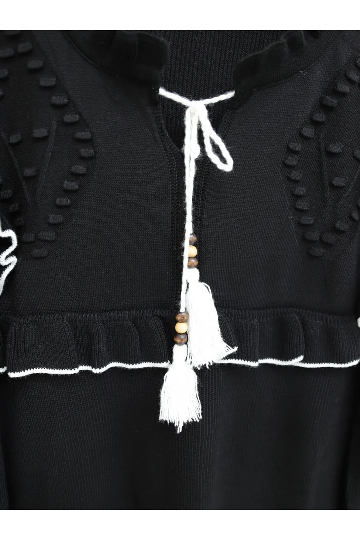 Modamorfo  Strickset mit Schnürkragen und Rüschen vorne und an den Schultern
