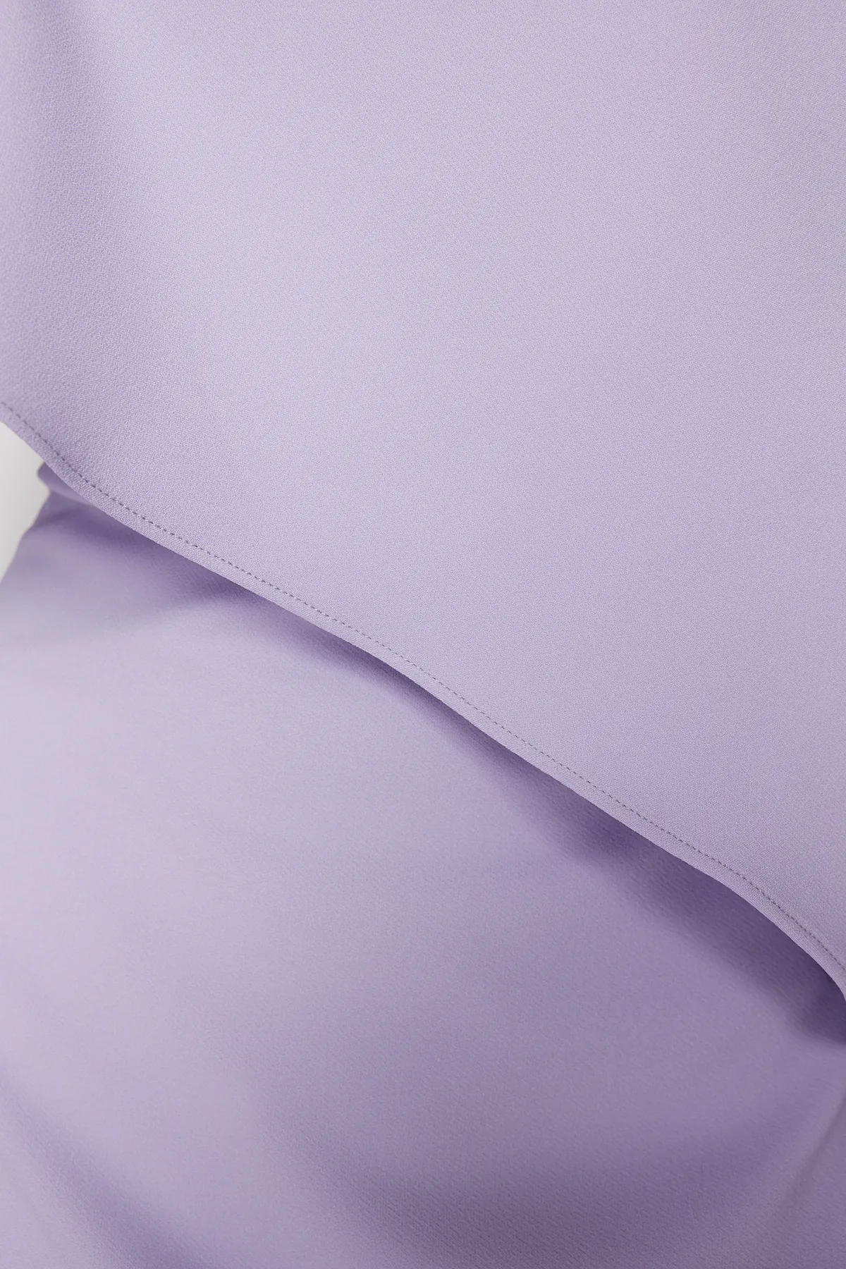 Trendyol Collection  Lilafarbenes, stilvolles Abendkleid mit einem Ärmel