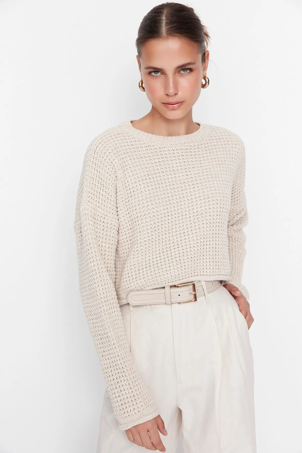 Trendyol Collection  Steinkurzer Strickpullover TWOAW23KZ01193