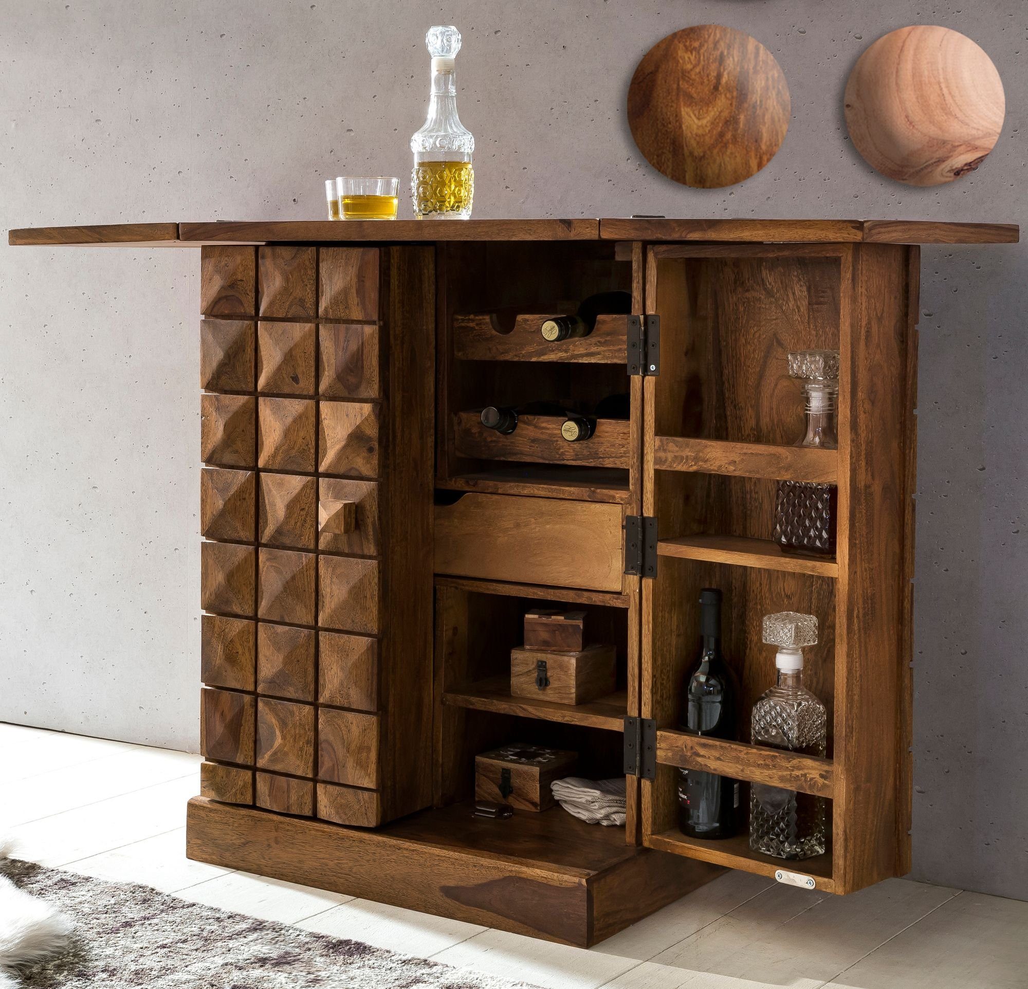 FINEBUY Barschrank SuVa3509_1 (Hausbar Sheesham Massivholz 65x91x50 cm mit Türen) Weinbar Ausklappbar, Barschrank, Kleine Bar Buffet