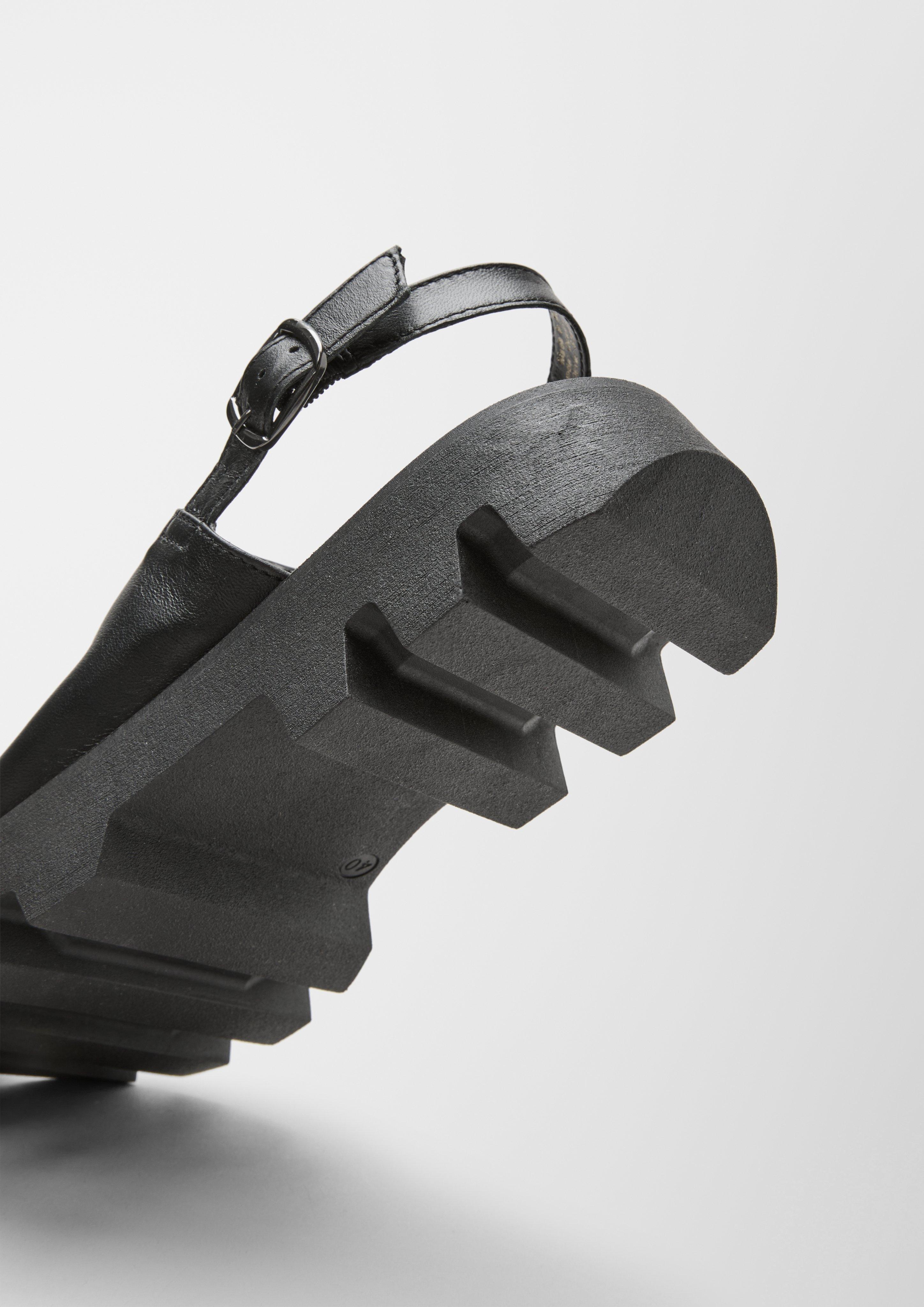 Sandalen aus Schafsleder  6007698-001