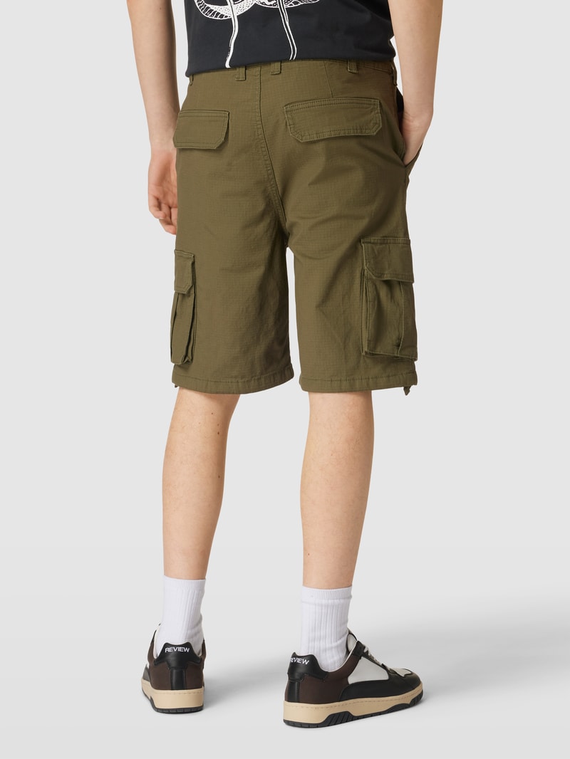 Cargoshorts mit Label-Detail in olivgrün