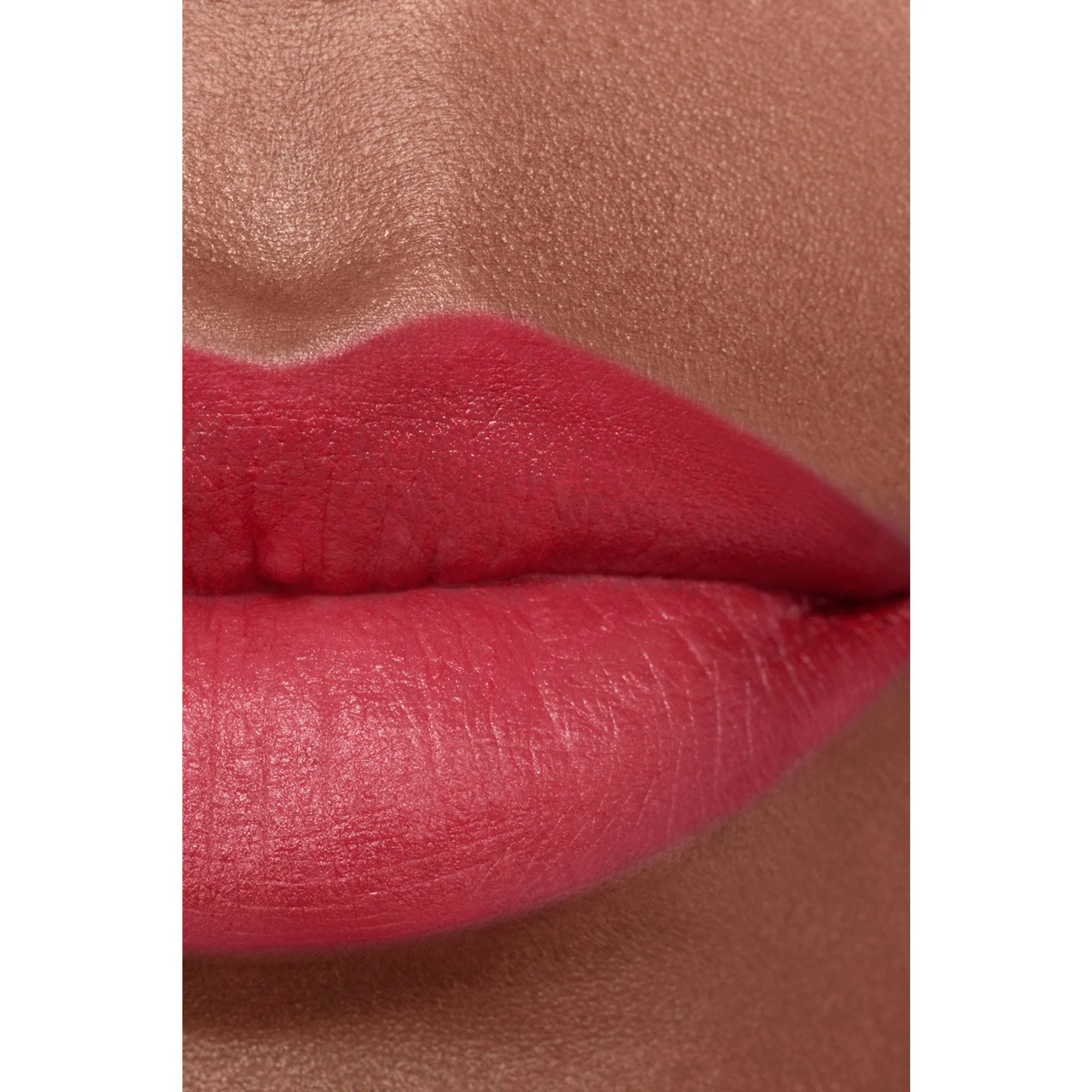 ROUGE ALLURE VELVET - EL LABIAL LUMINOSO Y TERCIOPELOSO