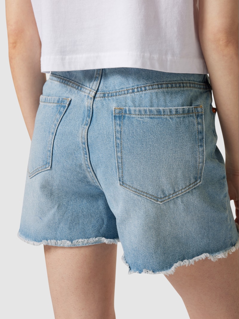 Jeansshorts mit Label-Patch in jeans